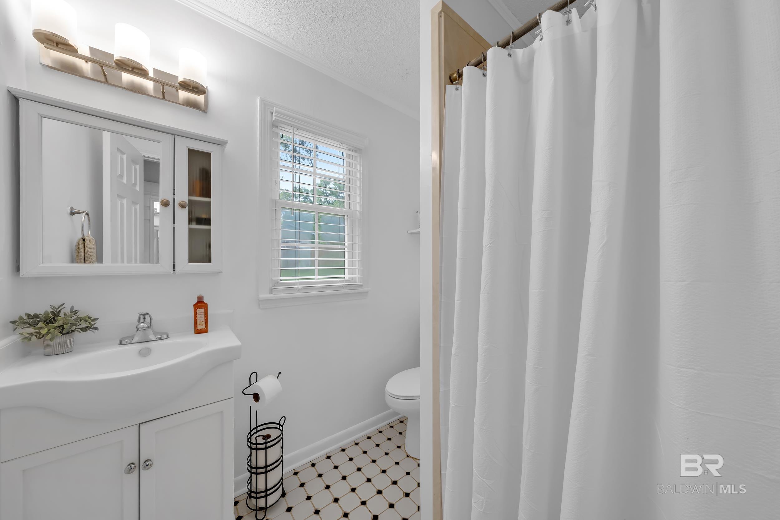 160 Country Club Drive, Daphne, AL, 36526