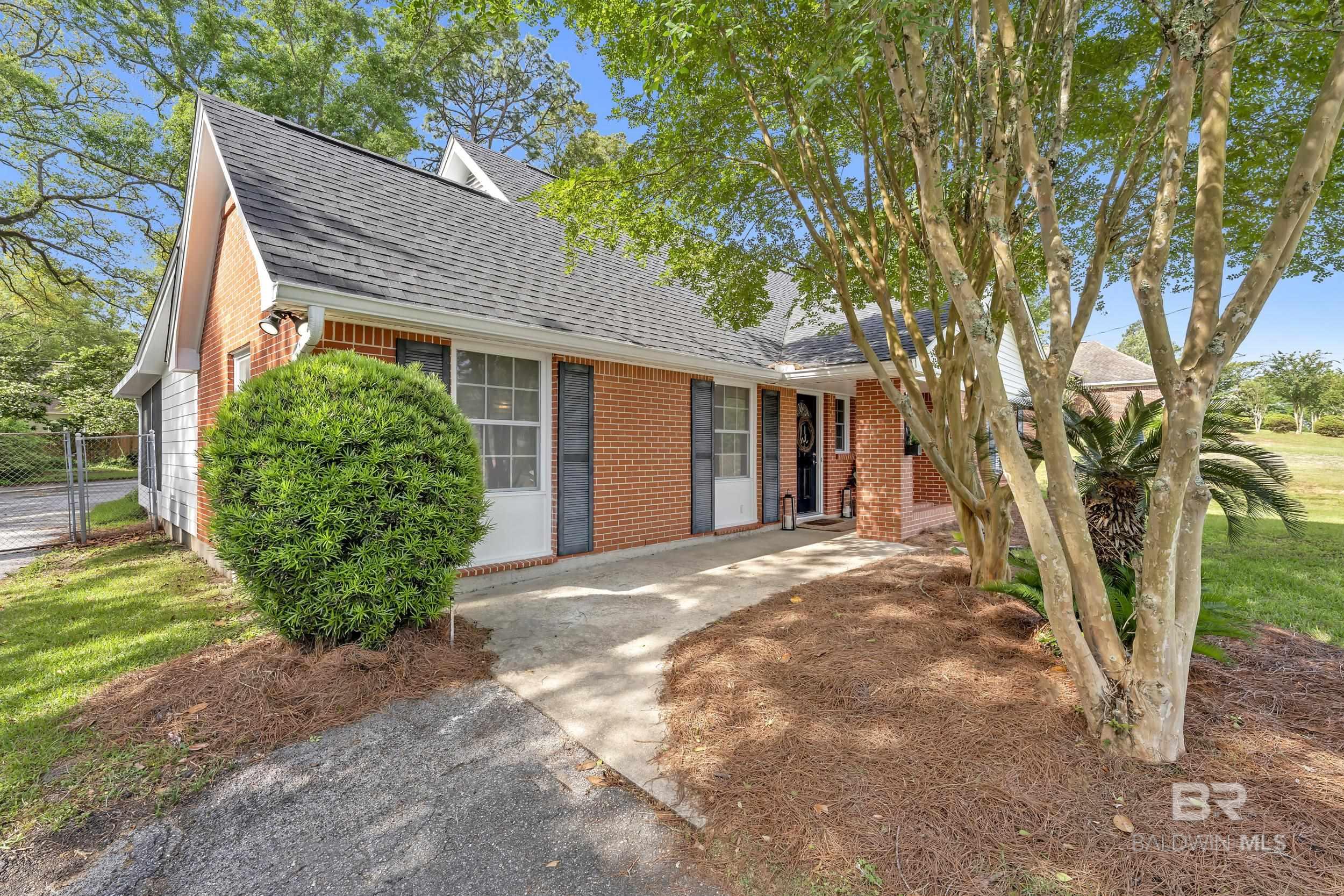 160 Country Club Drive, Daphne, AL, 36526