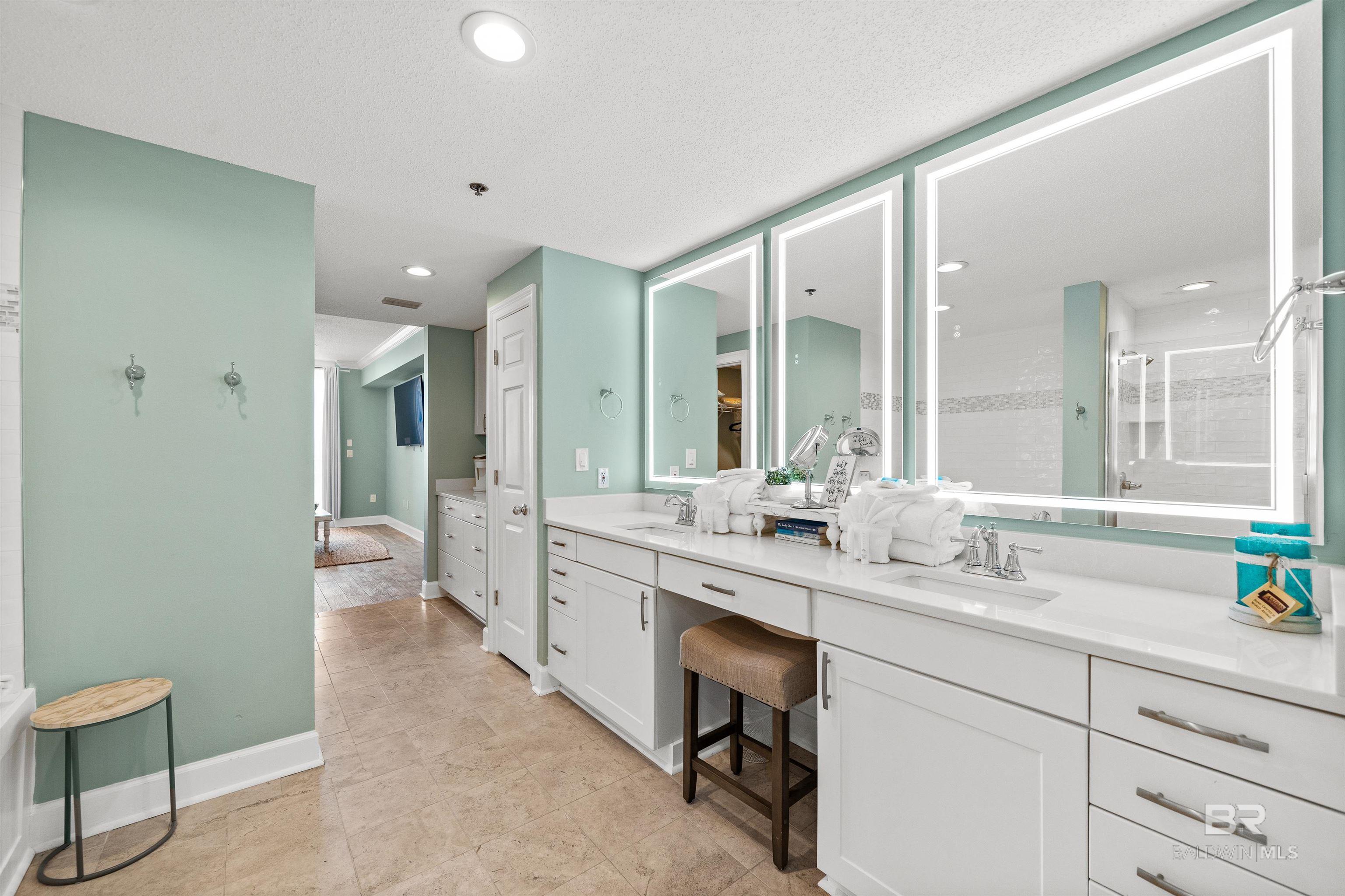 375 Beach Club Trail UNIT A1705, Gulf Shores, AL, 36542