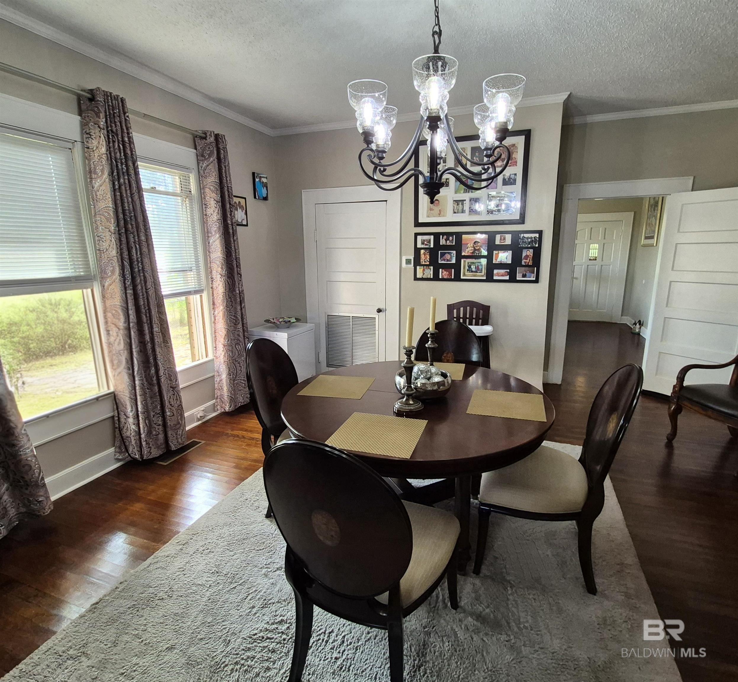 https://zimg.paragon.ice.com/ParagonImages/Property/PG/BCAR/395443/9/0/0/35173bee2ed5375a87230ce4de629dad/7/b08521d6883eac9124373d7a39ecf56d/395443-1b8c5619-49e6-4dd5-9df3-fa85daa3e2ca.JPG