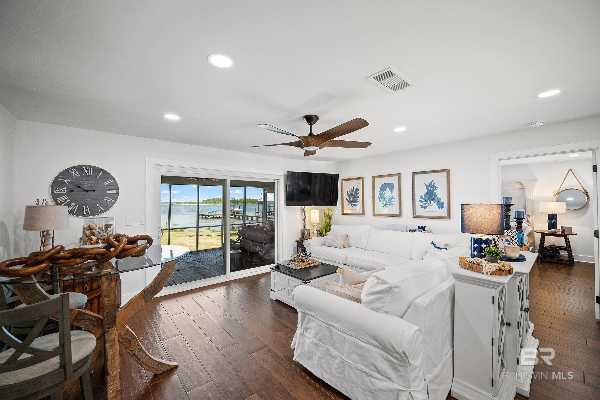 https://zimg.paragon.ice.com/ParagonImages/Property/PG/BCAR/395516/14/0/0/e4bd4591a57c8546ced56d584becc0aa/7/2ae8108fabed87a3803ce4abaf613807/395516-c28abacc-3423-4456-9ff3-170d77ff06a5.JPG