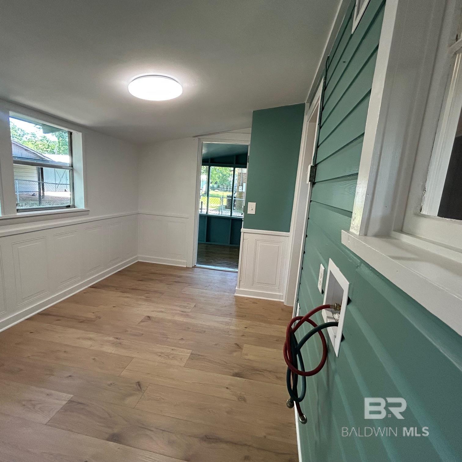 https://zimg.paragon.ice.com/ParagonImages/Property/PG/BCAR/395522/29/0/0/2fd6a90eb9f818a43e25090e8ef41533/7/69f820b2d750e0eab5248b2eb404d63a/395522-eed3837d-de99-4556-b6b6-a219d4c58e8b.JPG