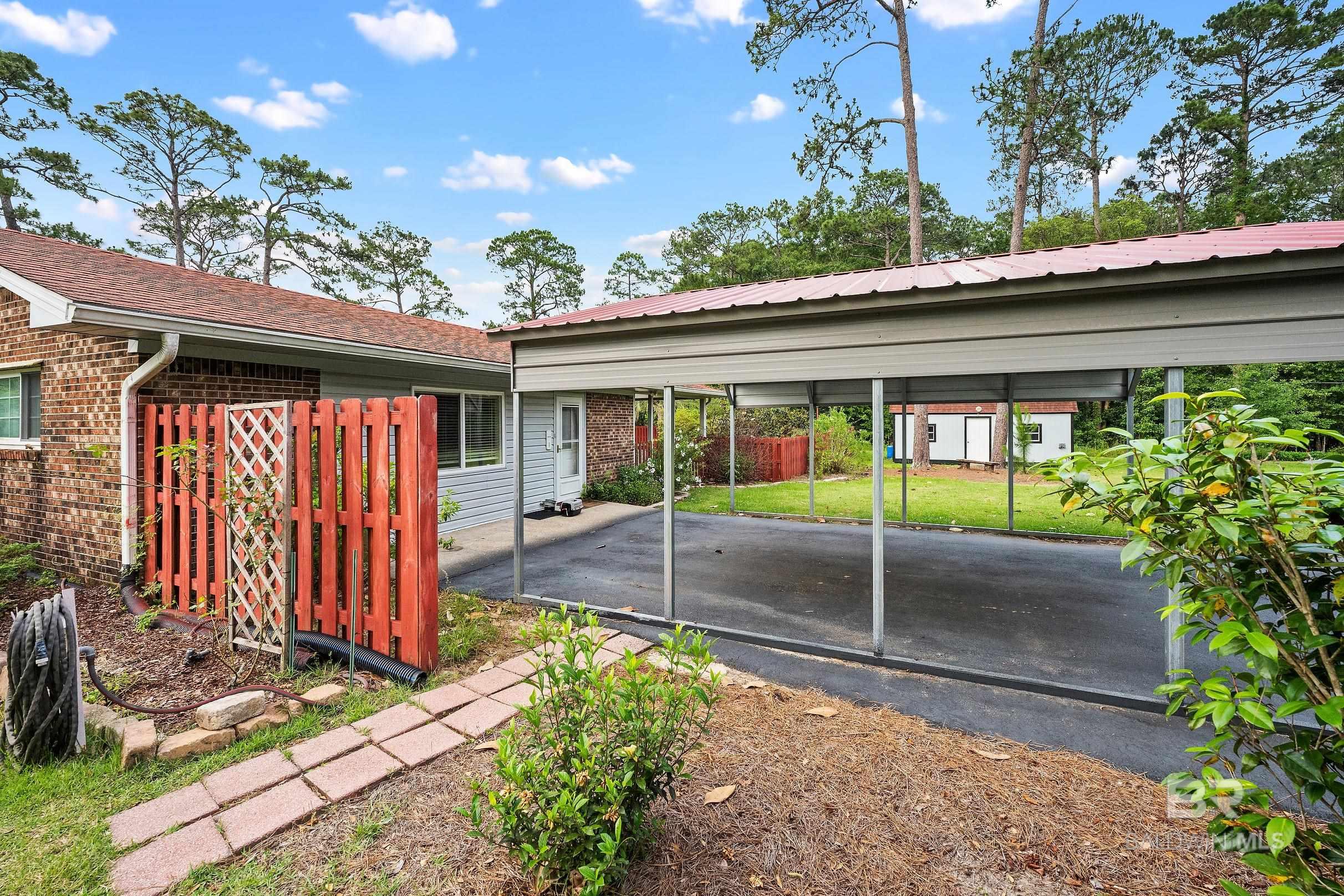 https://zimg.paragon.ice.com/ParagonImages/Property/PG/BCAR/395588/32/0/0/748b6d9cd6b2e52461940f8f014d6391/7/c65644306444078091ed5d986cd38a6a/395588-2600207e-c2f6-4129-813c-431a08fb8ec9.JPG