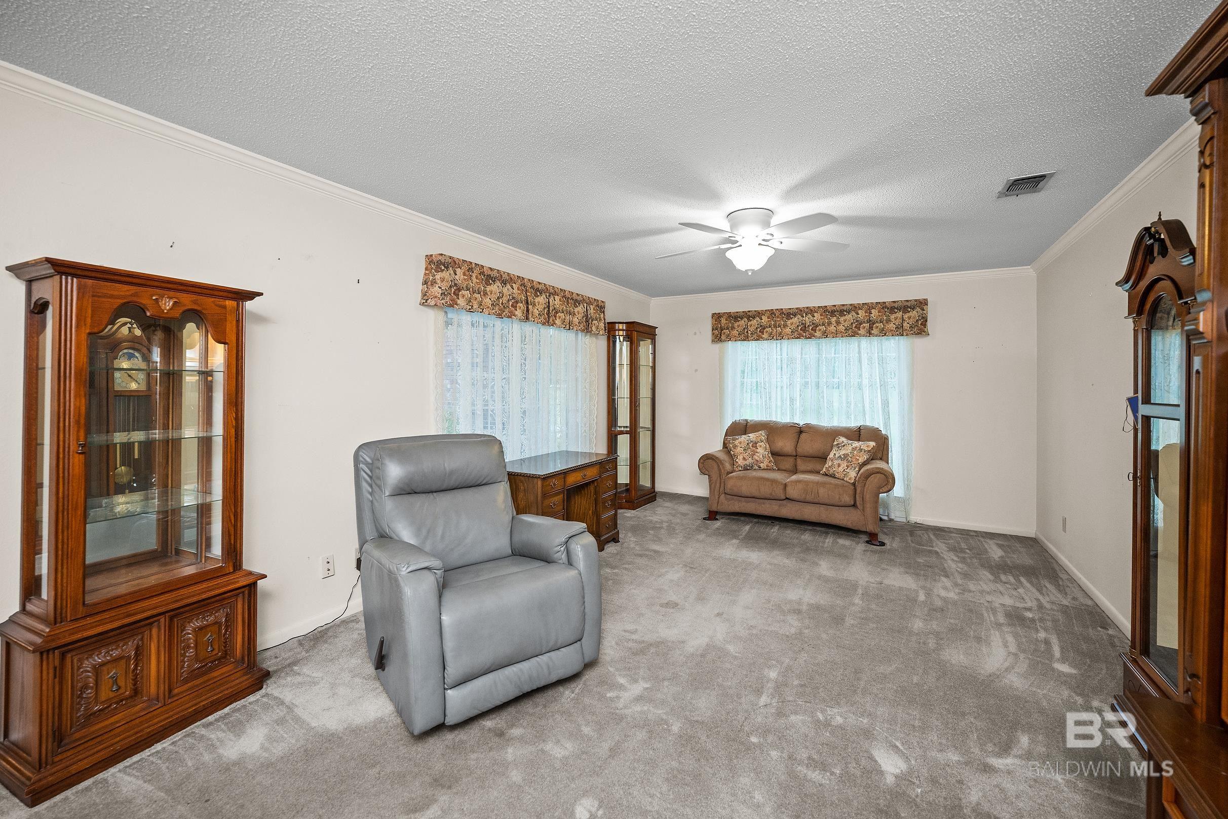 https://zimg.paragon.ice.com/ParagonImages/Property/PG/BCAR/395588/38/0/0/bb02c844a2ca426f631e9dfd98f44fe3/7/c65644306444078091ed5d986cd38a6a/395588-12c97b1e-4bc9-4ef2-bcda-ded9e2a2a835.JPG