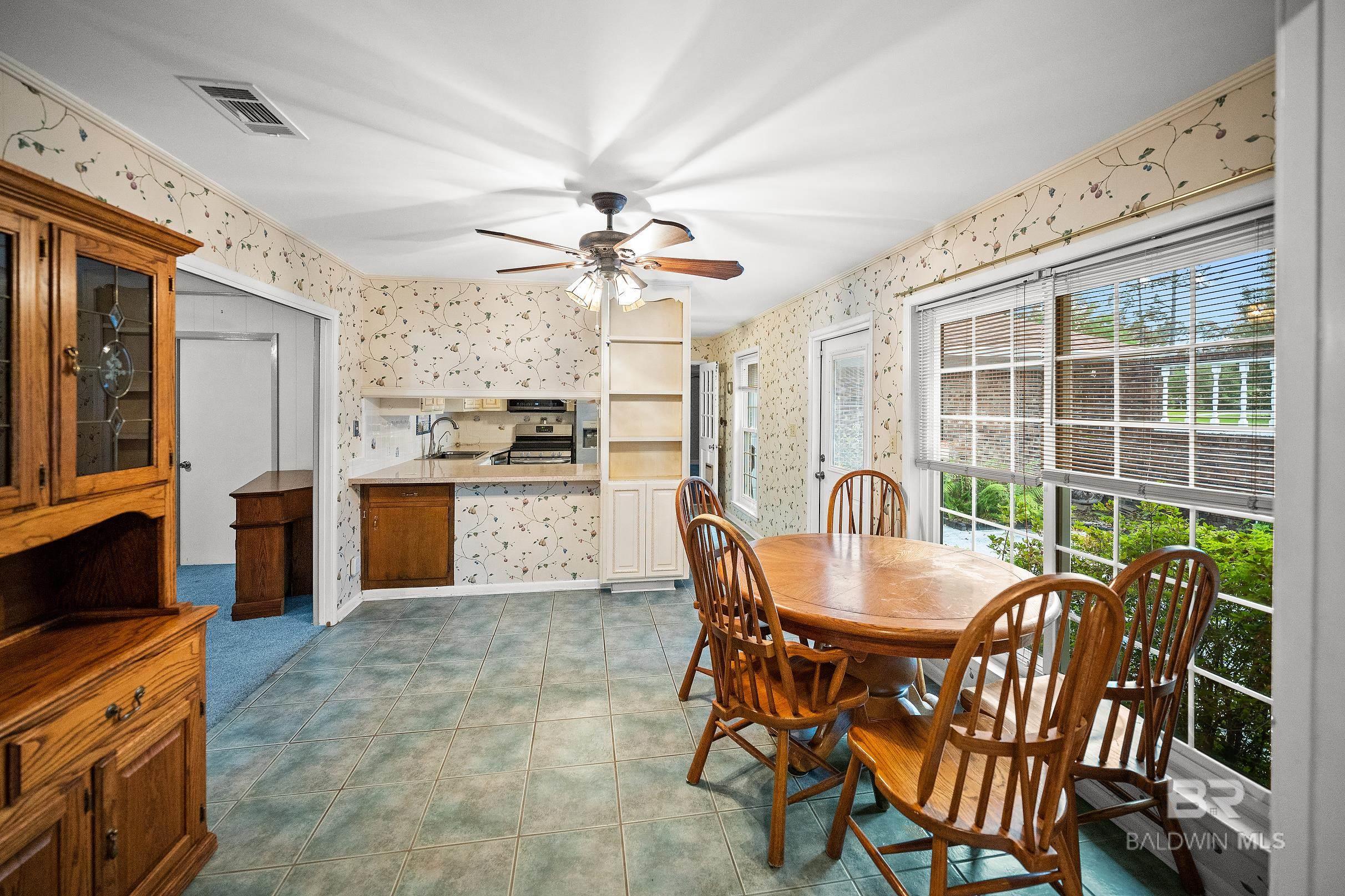 https://zimg.paragon.ice.com/ParagonImages/Property/PG/BCAR/395588/43/0/0/dc63af3ca621099b9db963c436714128/7/c65644306444078091ed5d986cd38a6a/395588-0ea309ee-874c-46a0-b909-56b95e3d5f0b.JPG