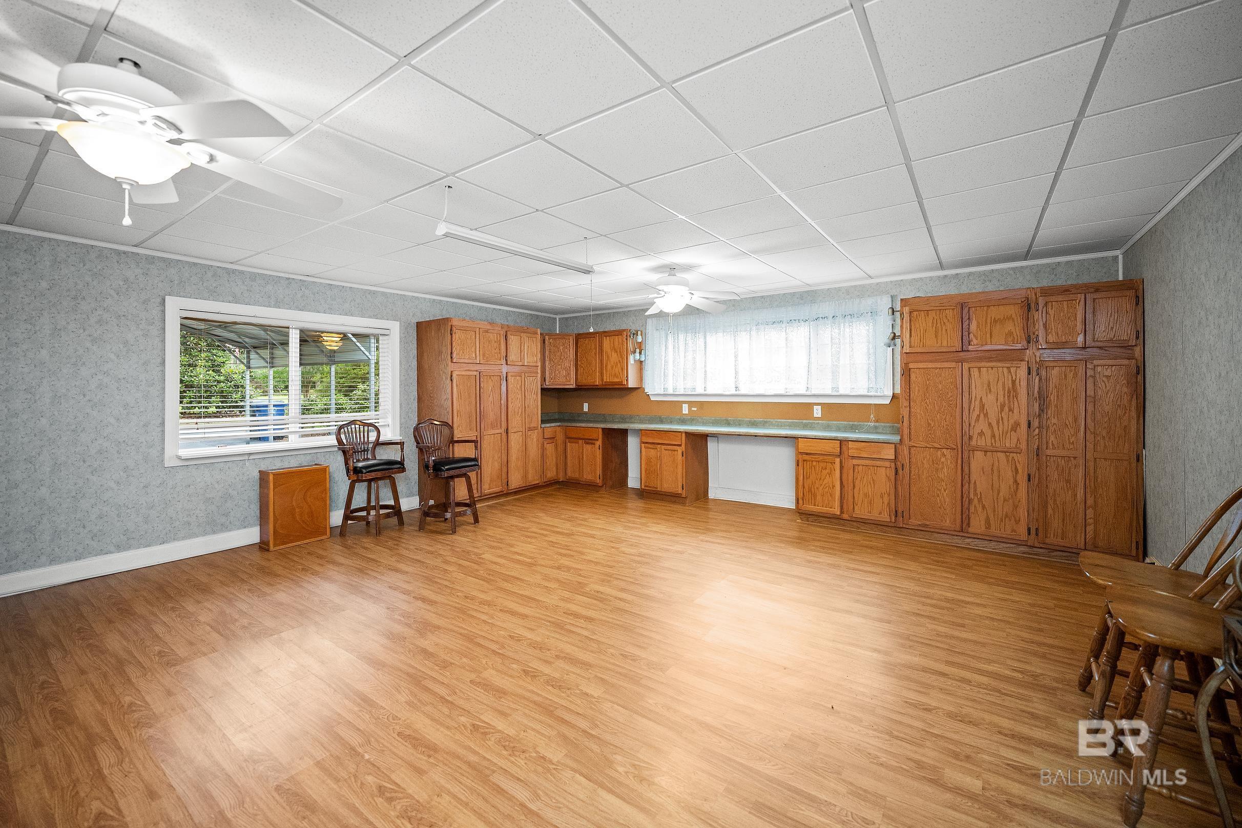https://zimg.paragon.ice.com/ParagonImages/Property/PG/BCAR/395588/47/0/0/c135174dbdb21c44b0d27e7072503ae3/7/c65644306444078091ed5d986cd38a6a/395588-f5cd40fe-a38f-40e6-b832-d695718f5e49.JPG