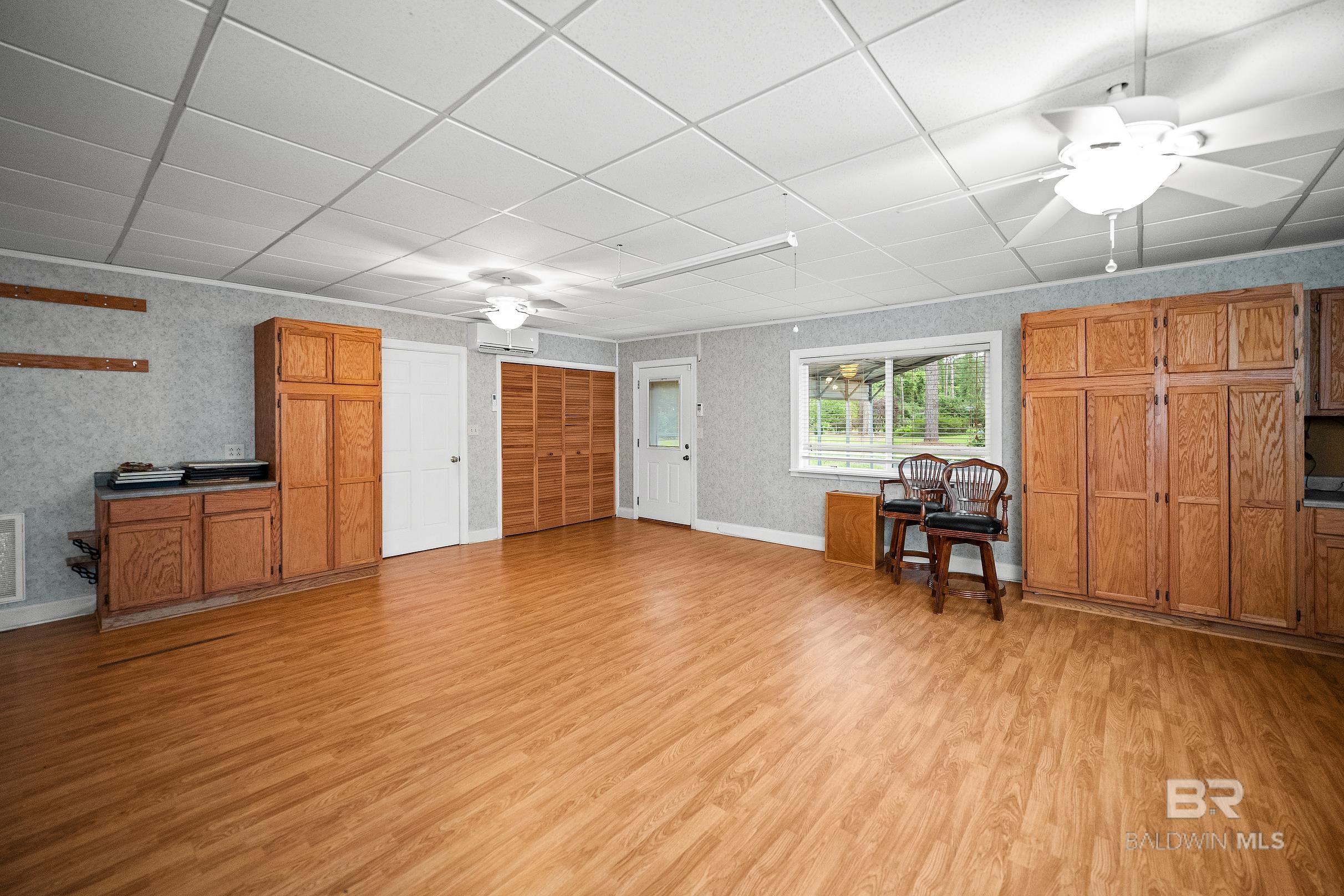 https://zimg.paragon.ice.com/ParagonImages/Property/PG/BCAR/395588/48/0/0/9b7adf57803df38df12e8e54a4102272/7/c65644306444078091ed5d986cd38a6a/395588-88bc775e-4a3b-4cc6-81db-f945452d83fb.JPG