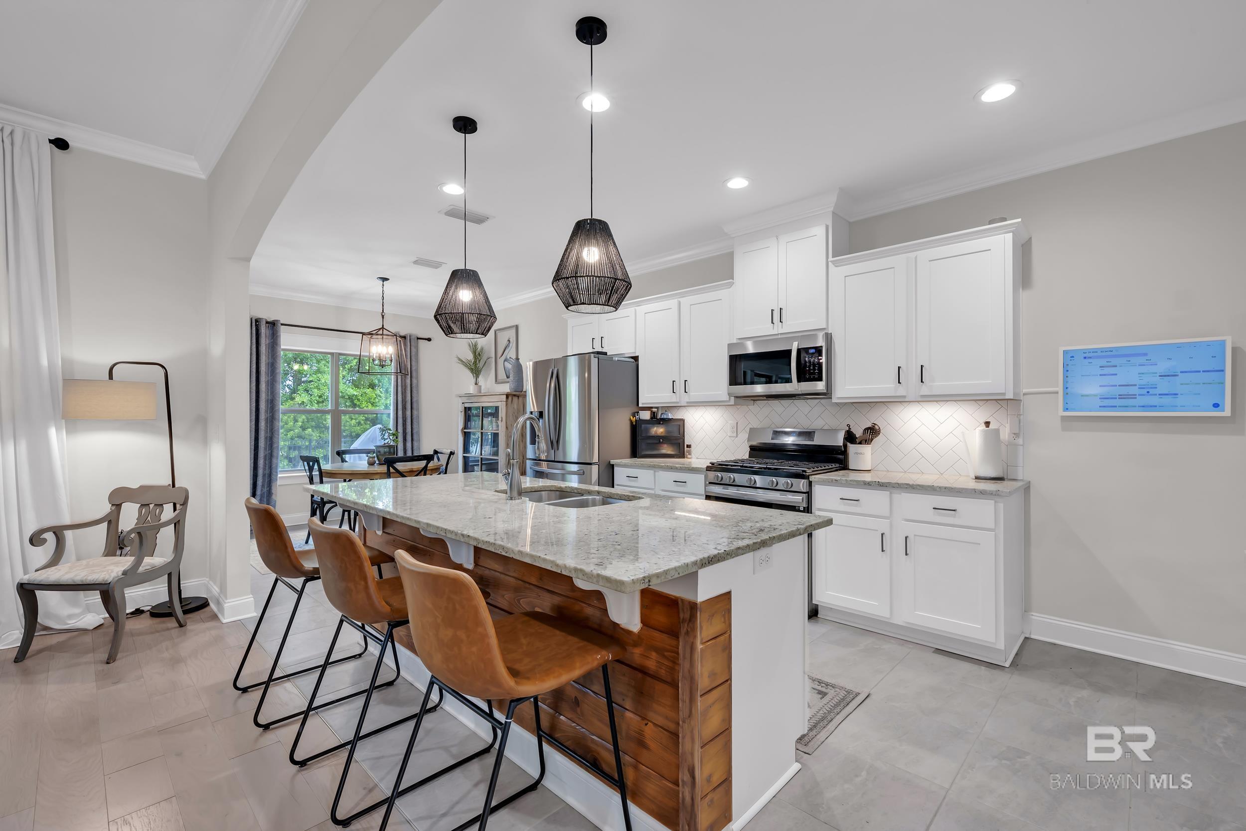 https://zimg.paragon.ice.com/ParagonImages/Property/PG/BCAR/395619/12/0/0/1ca21a3fcc5136e045a4b92c72495e78/7/bfcda28688a6e9c8226f0ccaf79524a5/395619-96d37f9f-5034-408a-a122-c9b0385e67fe.JPG