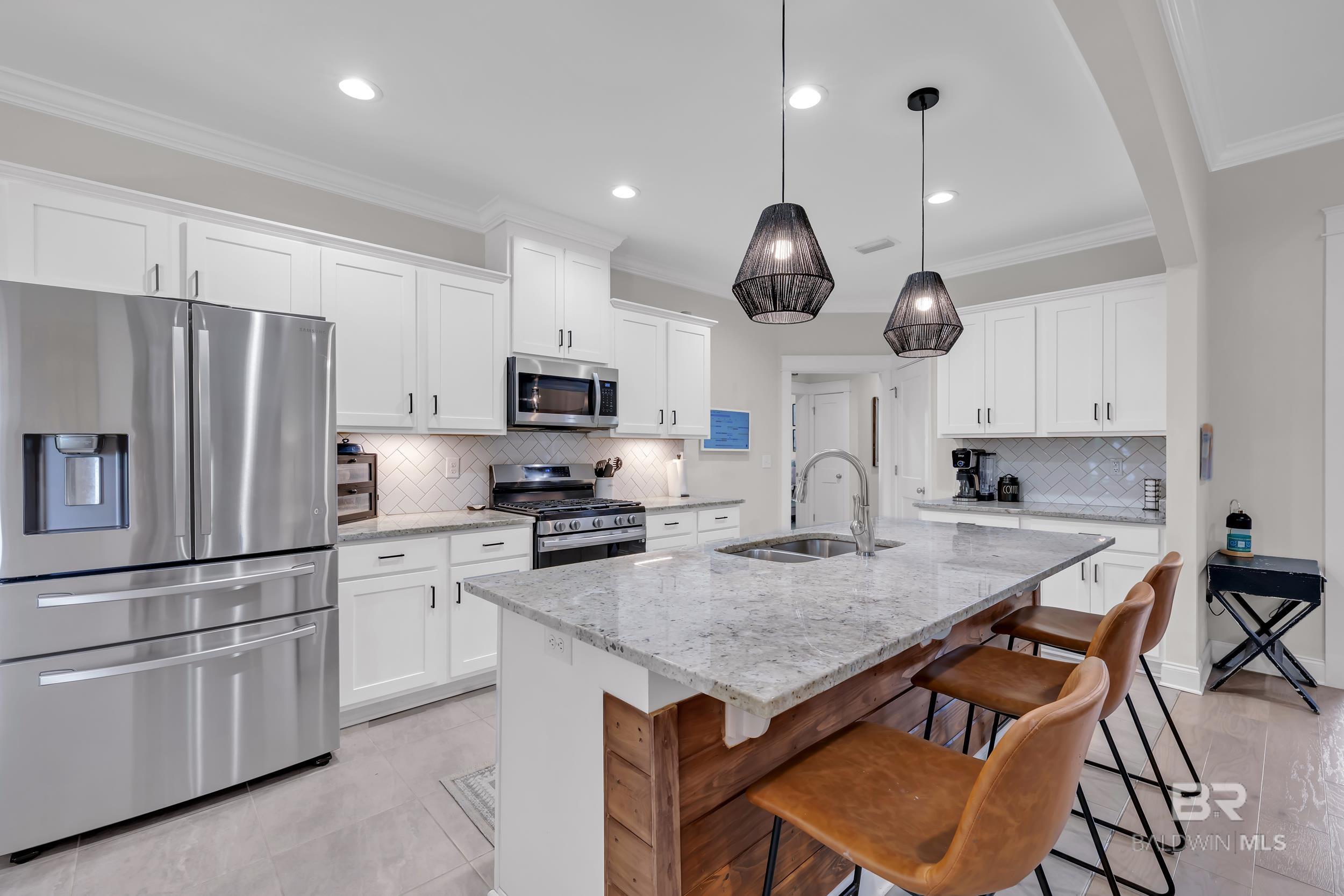 https://zimg.paragon.ice.com/ParagonImages/Property/PG/BCAR/395619/16/0/0/752cc3eaa823ce2fffe2deb5f72e25db/7/bfcda28688a6e9c8226f0ccaf79524a5/395619-41078034-8835-4a47-93d1-e12b8b27ee8c.JPG