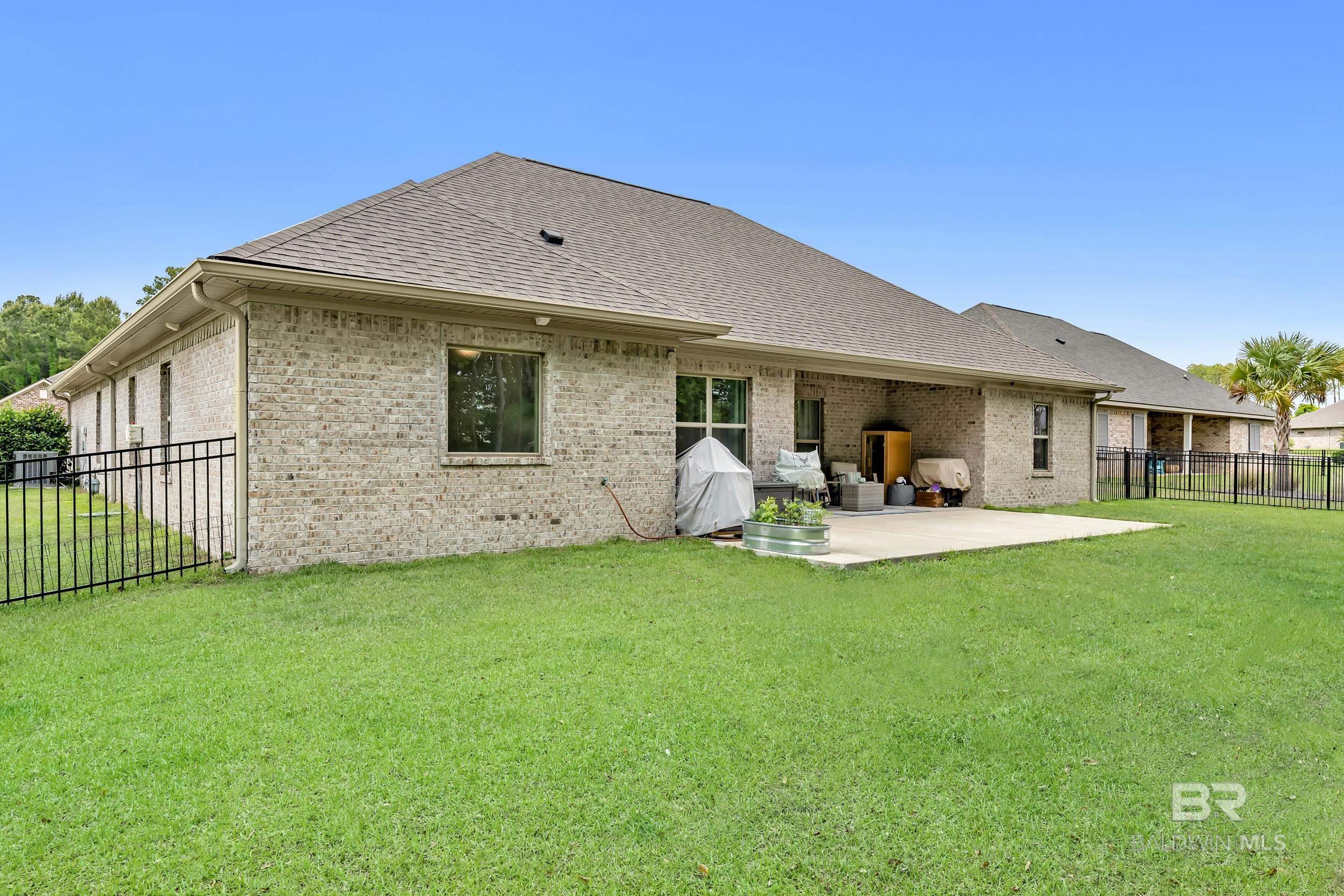 https://zimg.paragon.ice.com/ParagonImages/Property/PG/BCAR/395619/37/0/0/cddde76a5980df69cdbdec7b164d0884/7/bfcda28688a6e9c8226f0ccaf79524a5/395619-a1f1c7ff-b5fb-4599-9776-2a1c02ce99f8.JPG