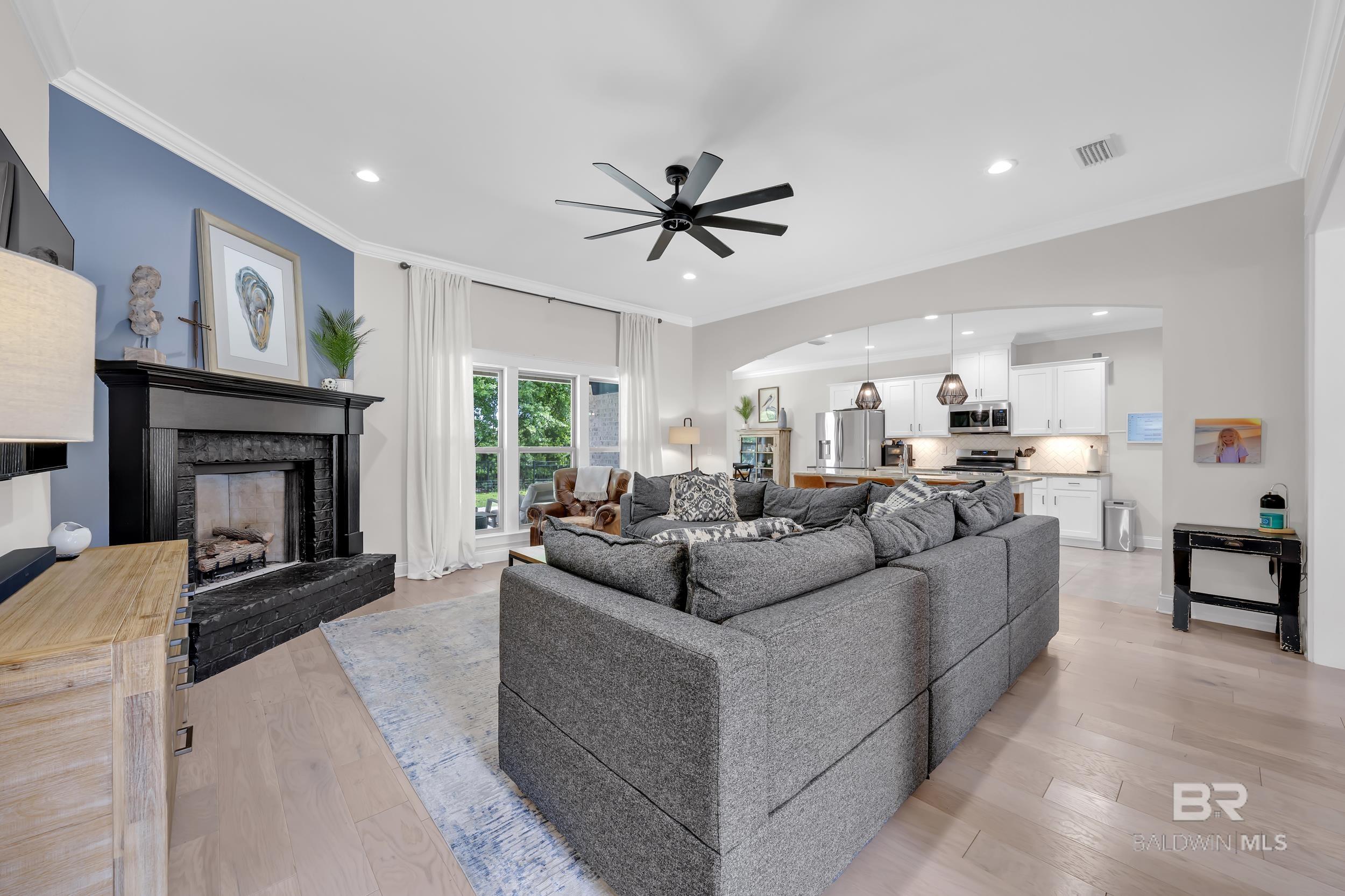 https://zimg.paragon.ice.com/ParagonImages/Property/PG/BCAR/395619/7/0/0/afa71908e08eb85428c1c2c4b7c3a968/7/bfcda28688a6e9c8226f0ccaf79524a5/395619-c8cf0692-684f-4350-ada2-024f34455b7a.JPG