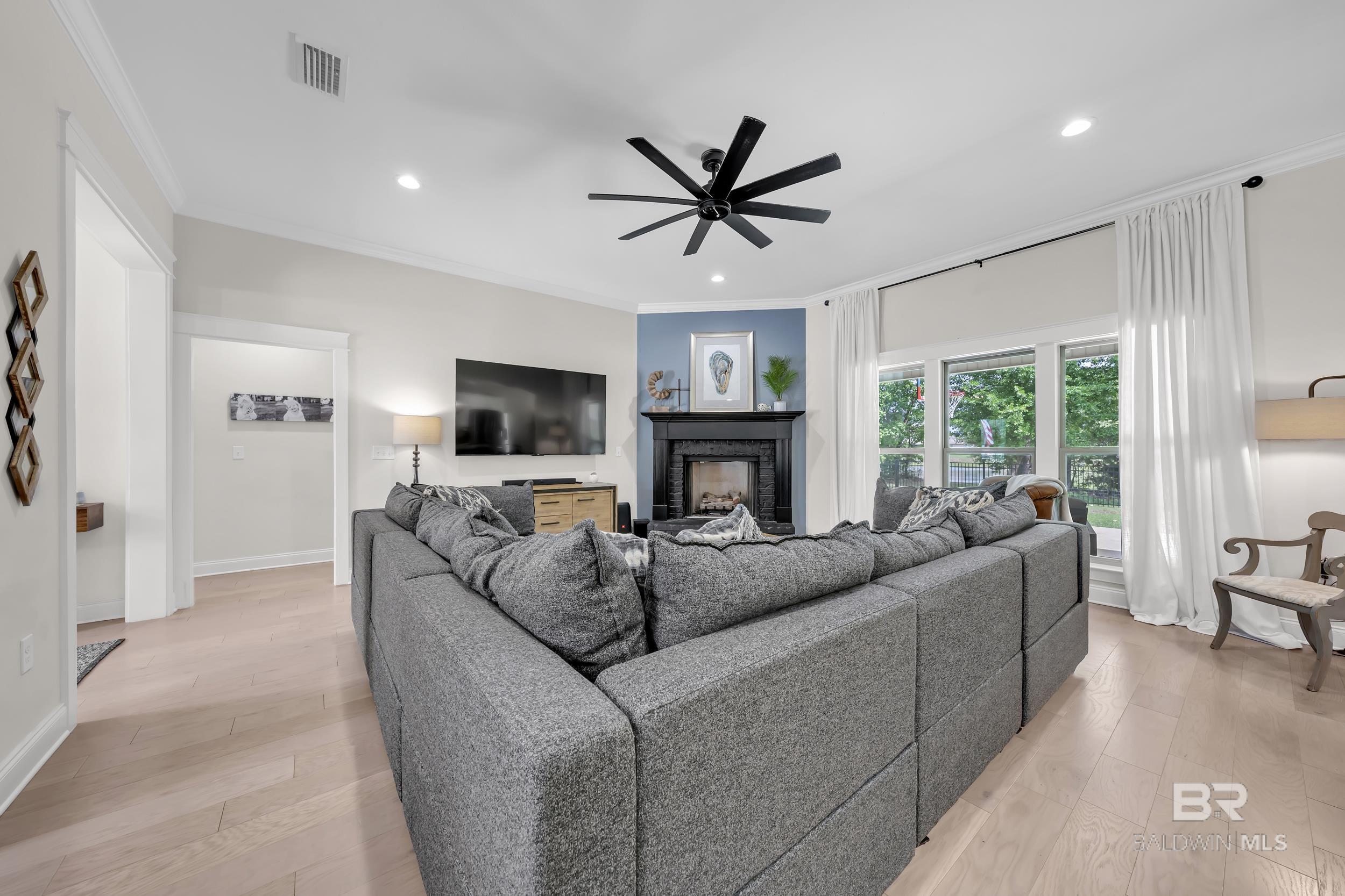 https://zimg.paragon.ice.com/ParagonImages/Property/PG/BCAR/395619/8/0/0/9c2154a3b0143af4bdb4c511cfe222af/7/bfcda28688a6e9c8226f0ccaf79524a5/395619-391cea22-f1e4-452d-a36e-132340786eb9.JPG