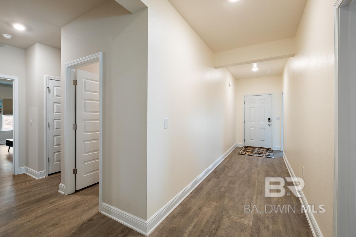 https://zimg.paragon.ice.com/ParagonImages/Property/PG/BCAR/395623/21/0/0/a594ecc0a384937359c340809af823c7/7/c31951f5c8d7924bb9f0112e6368fef9/395623-dfcdc155-db9b-4d94-a94e-2bfa2eeddc29.JPG