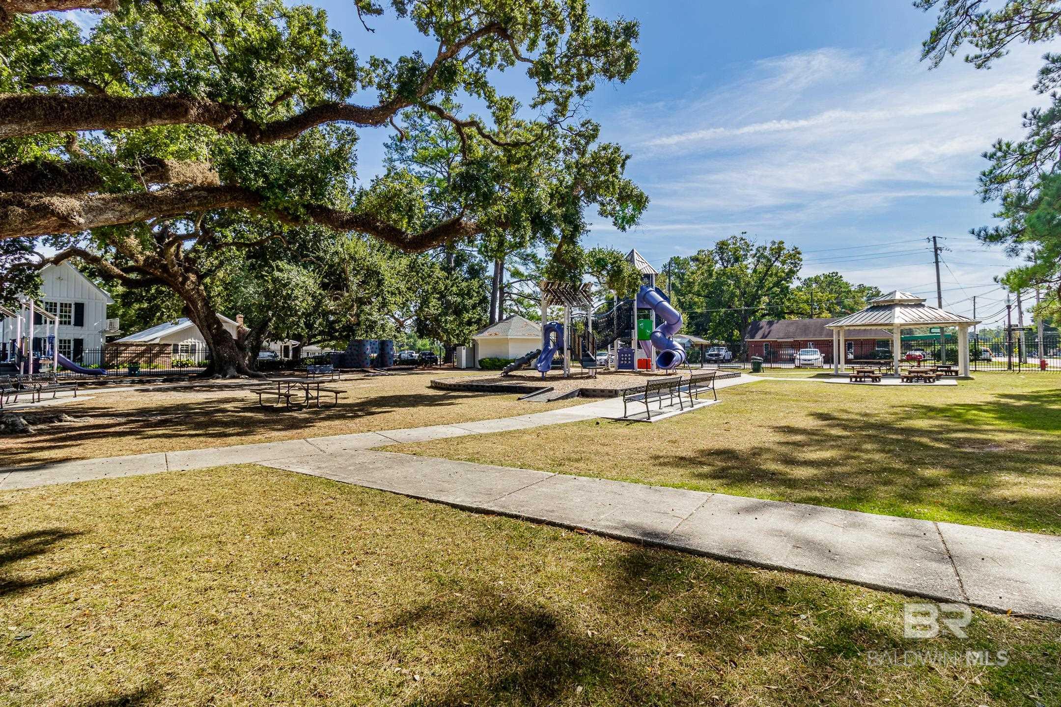 https://zimg.paragon.ice.com/ParagonImages/Property/PG/BCAR/395623/40/0/0/4eeb674a6b4f3074b023f1f31a87a6f4/7/c31951f5c8d7924bb9f0112e6368fef9/395623-87ad99c0-5479-49b1-9677-a88da80b1831.JPG