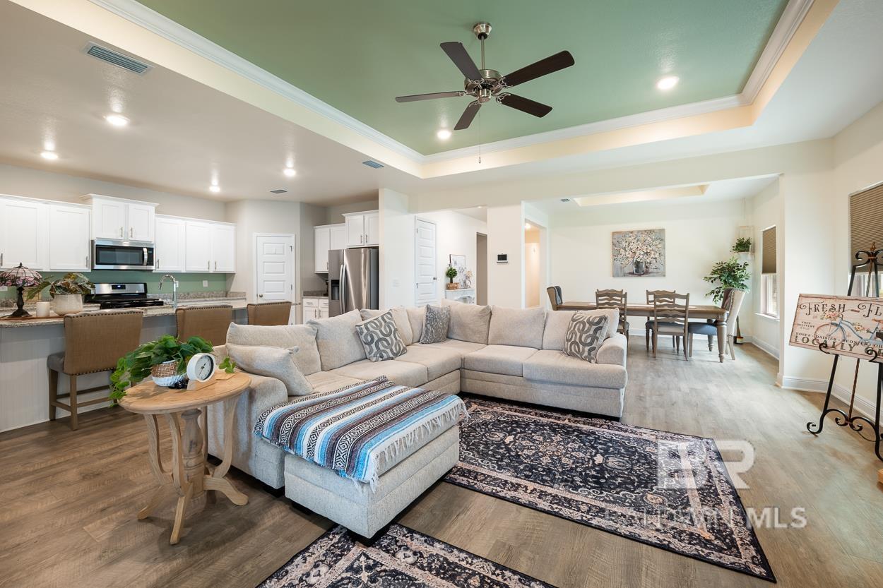 https://zimg.paragon.ice.com/ParagonImages/Property/PG/BCAR/395623/5/0/0/497e27b96ba1b5ca175efaf201bd266c/7/c31951f5c8d7924bb9f0112e6368fef9/395623-f7d97047-a312-49fd-aa90-c18c93124c16.JPG