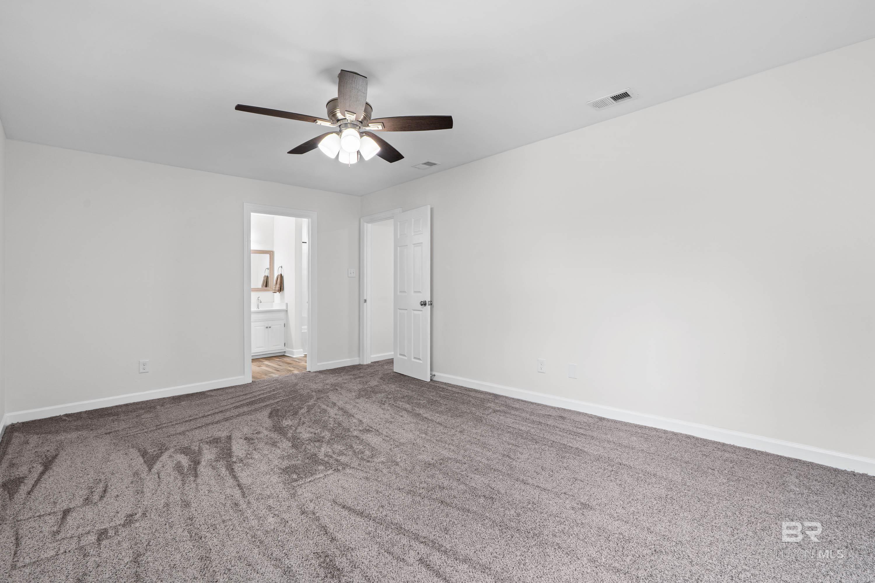 https://zimg.paragon.ice.com/ParagonImages/Property/PG/BCAR/395629/24/0/0/204507b0a2279b192851bde014b3a2cf/7/549d738e3e50b78a32b178dbe3752369/395629-6a060ade-9f26-41ab-911f-5fa2a0ef8a4c.JPG