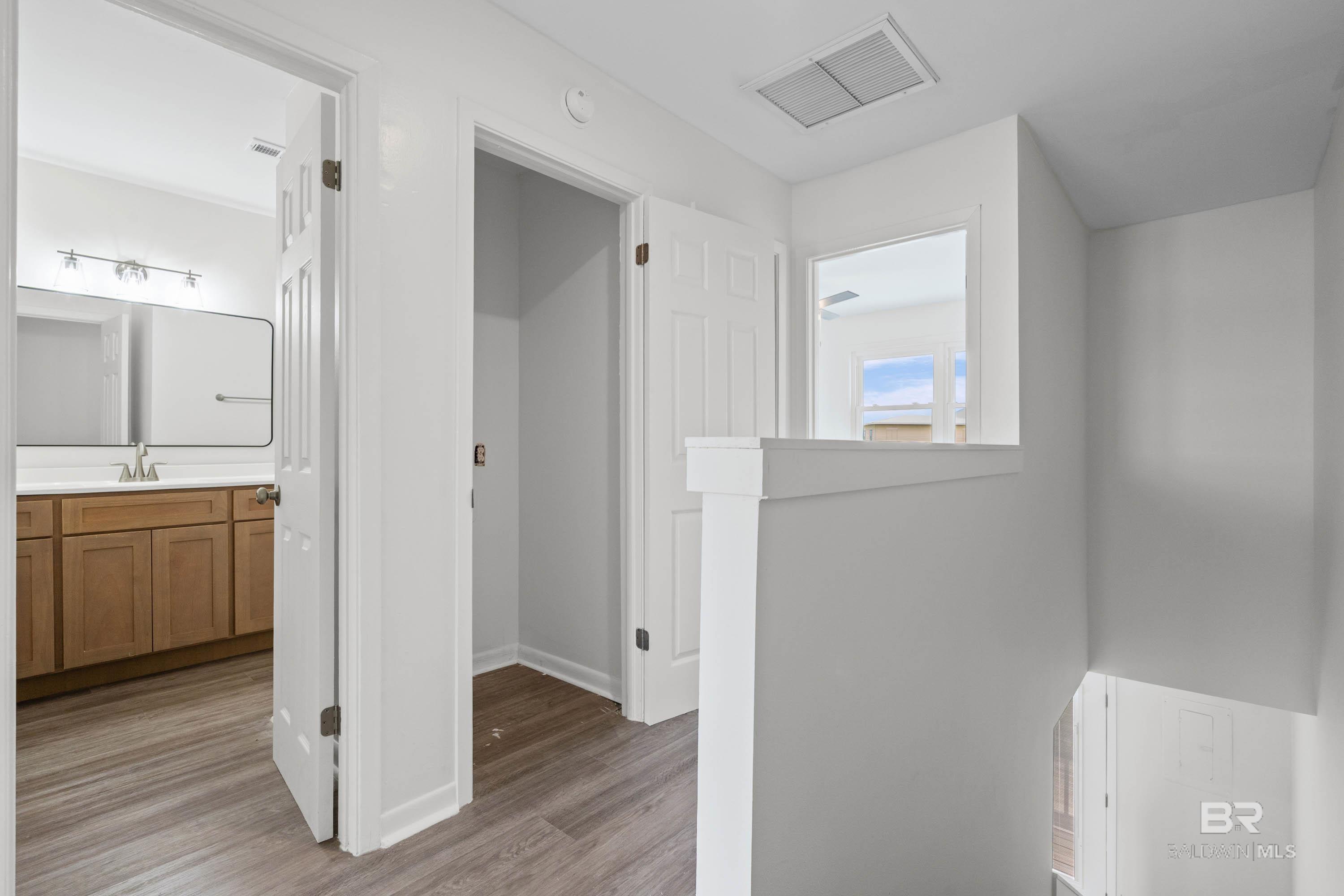 https://zimg.paragon.ice.com/ParagonImages/Property/PG/BCAR/395635/15/0/0/883c5cfc6043242a98c1f97201d8f3b4/7/d92bd3056de6e3c3d1584863be9d4adc/395635-4c4b1ef3-d020-4f85-becf-5141a40517ba.JPG