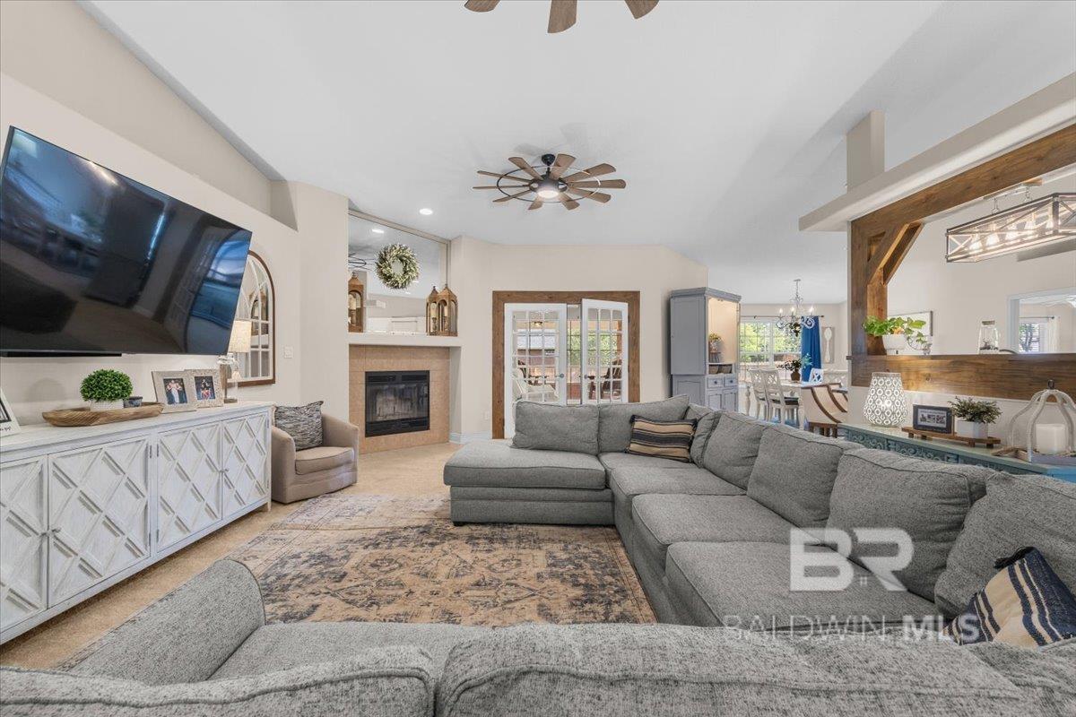 https://zimg.paragon.ice.com/ParagonImages/Property/PG/BCAR/395710/10/0/0/6e6ed891856dc46f21a34ac43b342ab4/7/190b1d7aab8aa21feffa523623fb1a96/395710-a938f7e8-4150-4082-871b-f51610810093.JPG