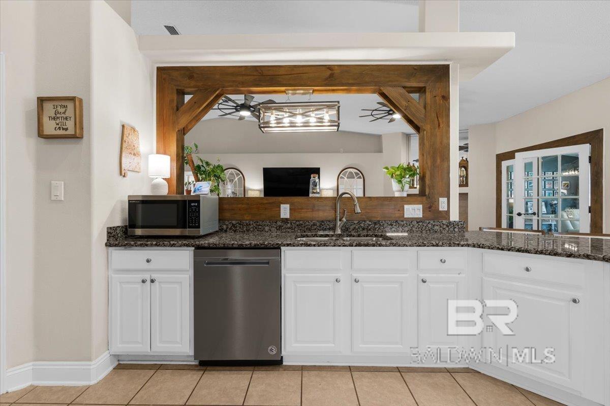 https://zimg.paragon.ice.com/ParagonImages/Property/PG/BCAR/395710/13/0/0/fdadc7569a284117718779c460434671/7/190b1d7aab8aa21feffa523623fb1a96/395710-d6041e71-4613-40d4-8005-b9fdc7ab21ba.JPG