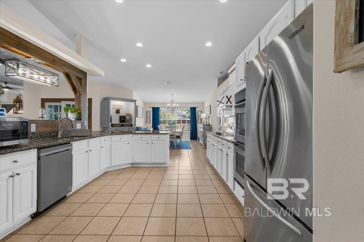 https://zimg.paragon.ice.com/ParagonImages/Property/PG/BCAR/395710/15/0/0/dcde2d05f2a4c7d19da47de956dce688/7/190b1d7aab8aa21feffa523623fb1a96/395710-9b5848cf-000e-4aa4-b182-b564f5df4fbf.JPG
