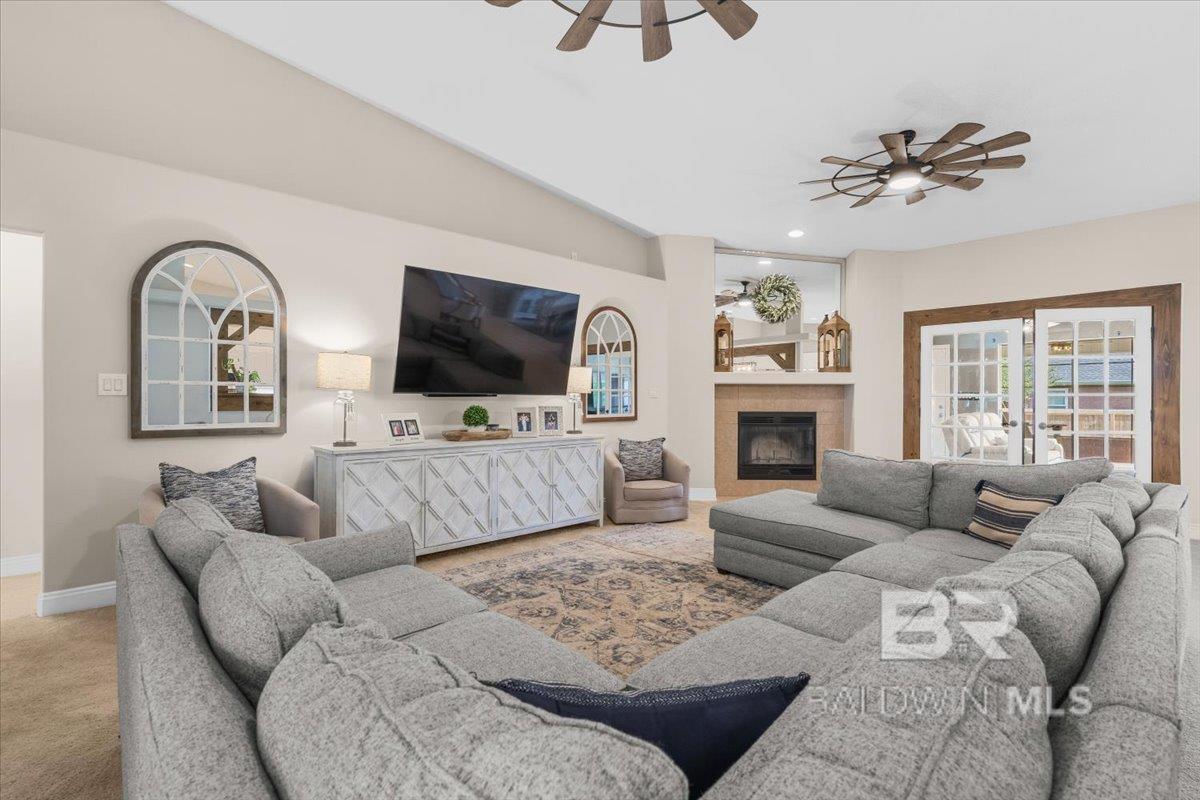 https://zimg.paragon.ice.com/ParagonImages/Property/PG/BCAR/395710/16/0/0/ec026b8b970598541b395f911a5b54b8/7/190b1d7aab8aa21feffa523623fb1a96/395710-f55779b3-0df2-4e55-925a-2021d6bdc7c5.JPG