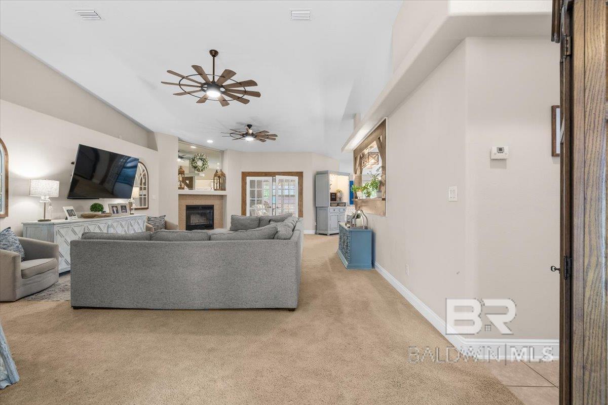https://zimg.paragon.ice.com/ParagonImages/Property/PG/BCAR/395710/20/0/0/a05d71efbf30378ea9dd6d4fd2c02b55/7/190b1d7aab8aa21feffa523623fb1a96/395710-43be381a-ecc5-4826-9a50-9123ff90d377.JPG