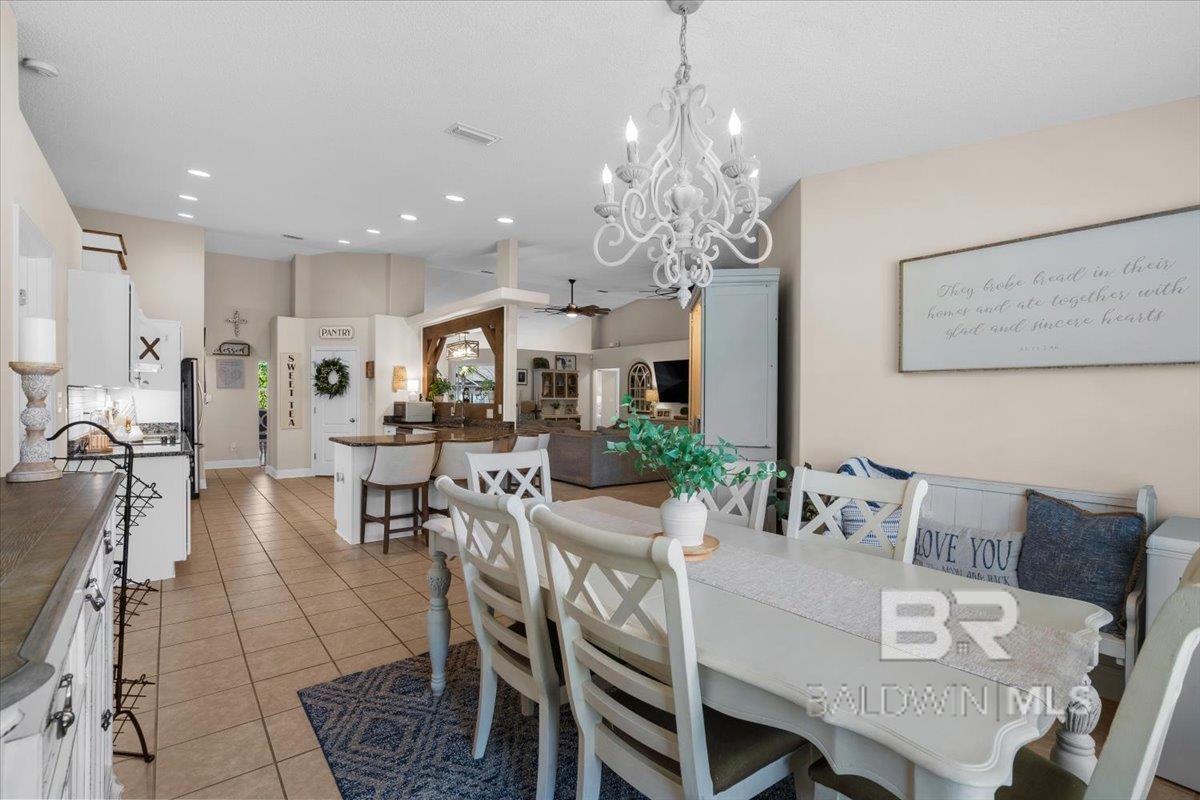 https://zimg.paragon.ice.com/ParagonImages/Property/PG/BCAR/395710/21/0/0/6b35d6bdca4d478b307dca127e9a29c6/7/190b1d7aab8aa21feffa523623fb1a96/395710-7cf74414-1b6a-4f23-8934-1db4b1d4605d.JPG