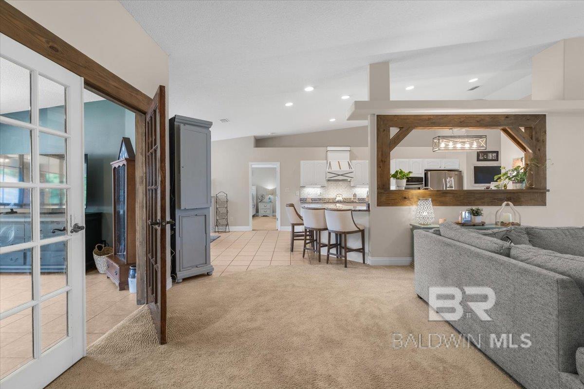 https://zimg.paragon.ice.com/ParagonImages/Property/PG/BCAR/395710/23/0/0/5d51456361d0169d76ceac7f774eec53/7/190b1d7aab8aa21feffa523623fb1a96/395710-b3b2cf55-cb51-489a-9c31-6d761305b069.JPG