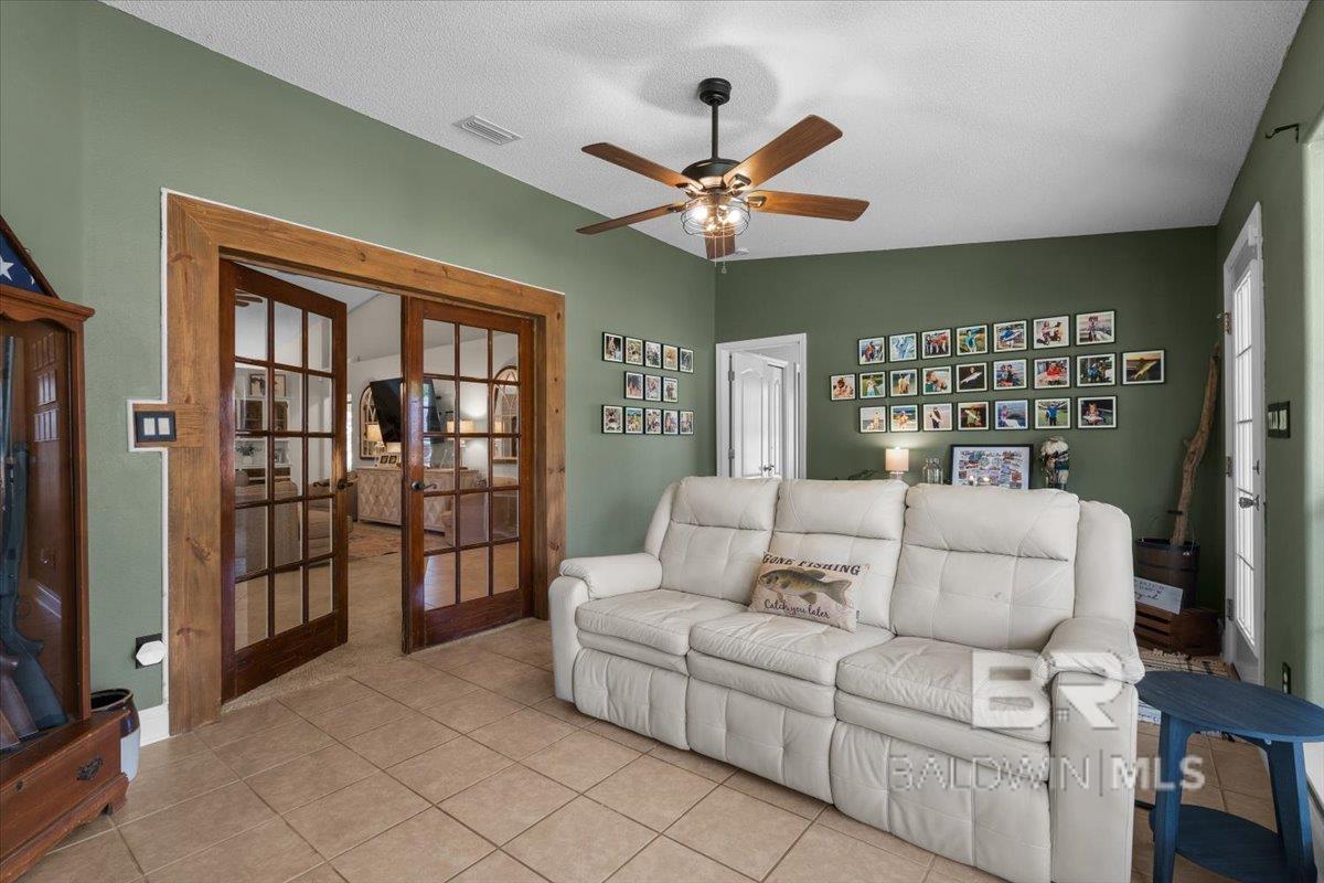 https://zimg.paragon.ice.com/ParagonImages/Property/PG/BCAR/395710/26/0/0/90d7d115b2ce775de2aa77fd7059a661/7/190b1d7aab8aa21feffa523623fb1a96/395710-6ebdcde7-62a6-47ec-8afe-ae8ca00911fd.JPG