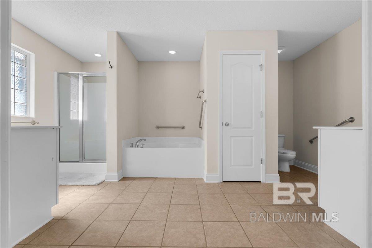https://zimg.paragon.ice.com/ParagonImages/Property/PG/BCAR/395710/49/0/0/4d8cc6e7f210633d9bb0ac9b872ebff1/7/190b1d7aab8aa21feffa523623fb1a96/395710-df156797-b0c3-4ded-b204-4be57c41561a.JPG