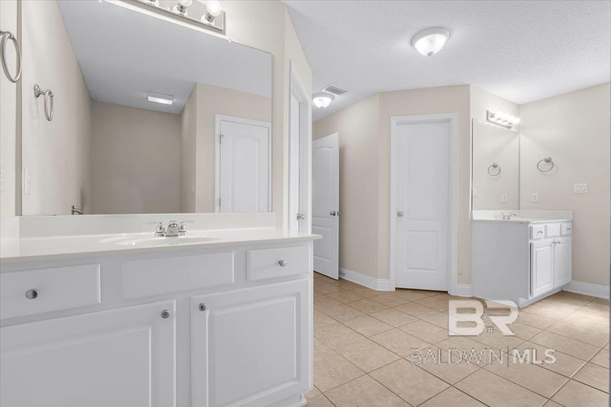 https://zimg.paragon.ice.com/ParagonImages/Property/PG/BCAR/395710/50/0/0/9ed1a35508dedb0c60157b0a0a9a2473/7/190b1d7aab8aa21feffa523623fb1a96/395710-456a890c-96b4-4de7-a4ab-1af8a5f1d9fc.JPG