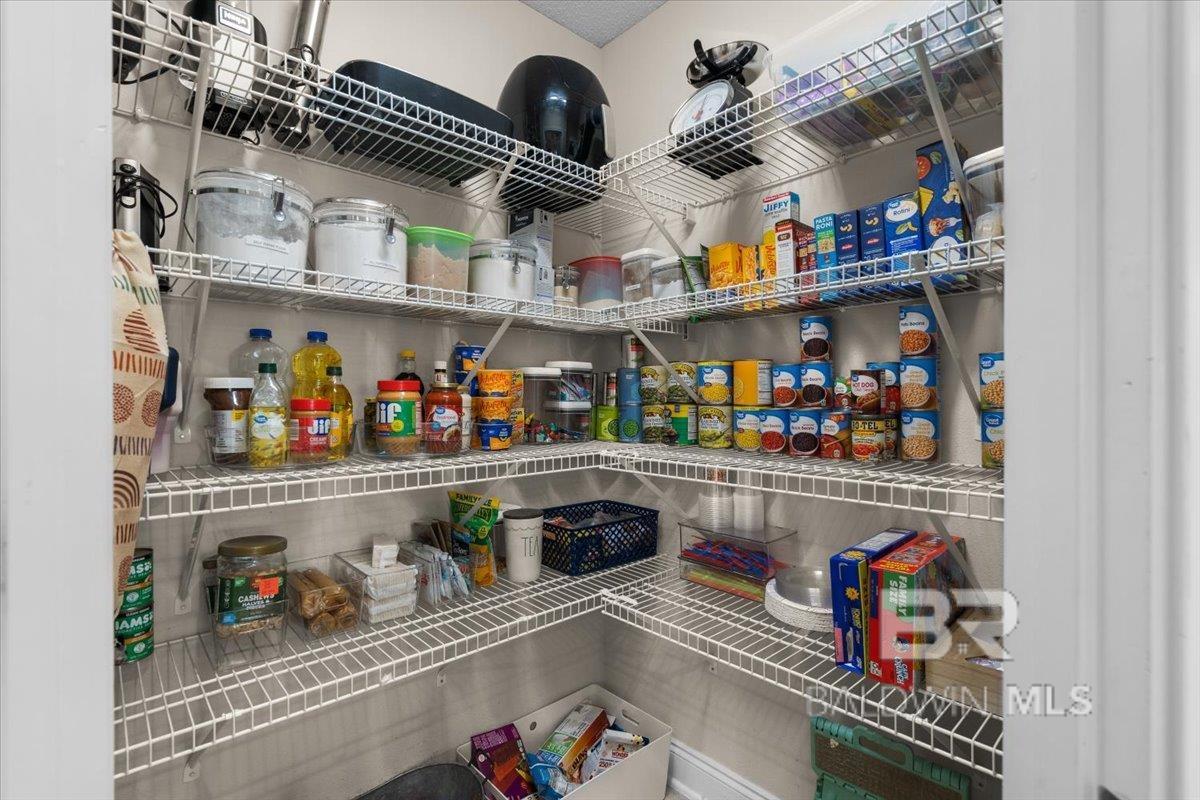 https://zimg.paragon.ice.com/ParagonImages/Property/PG/BCAR/395710/67/0/0/04da99d9053bf29ea06b9cc93d056046/7/190b1d7aab8aa21feffa523623fb1a96/395710-135e1b7c-97ee-4637-be4b-6826c257d1b9.JPG