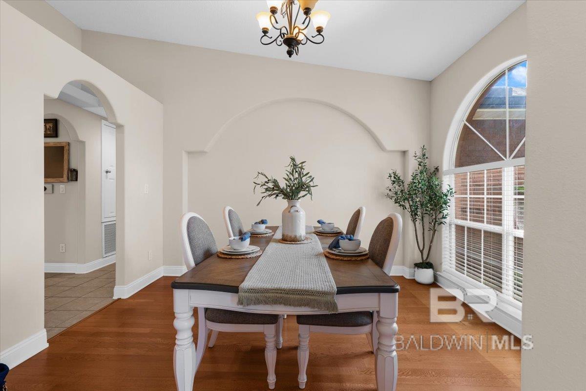 https://zimg.paragon.ice.com/ParagonImages/Property/PG/BCAR/395710/8/0/0/f107c3b75df7c83d5b7ca34bbbb0e54d/7/190b1d7aab8aa21feffa523623fb1a96/395710-88d7c1cb-a210-4fb4-bcf4-5d11d06afc71.JPG