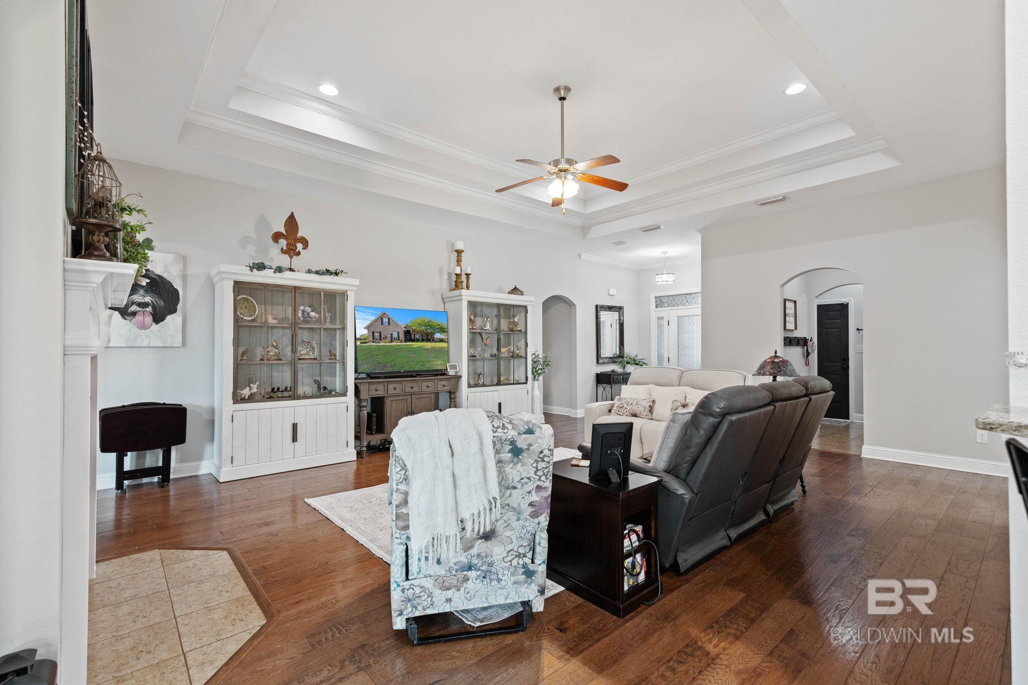 https://zimg.paragon.ice.com/ParagonImages/Property/PG/BCAR/395841/17/0/0/8a095209204b4bab7bca57c90cf37c39/7/2d88ae481ffa1b5a189841df476af1a9/395841-9d919863-1cc0-4e4e-a547-1950ac5b7c51.JPG