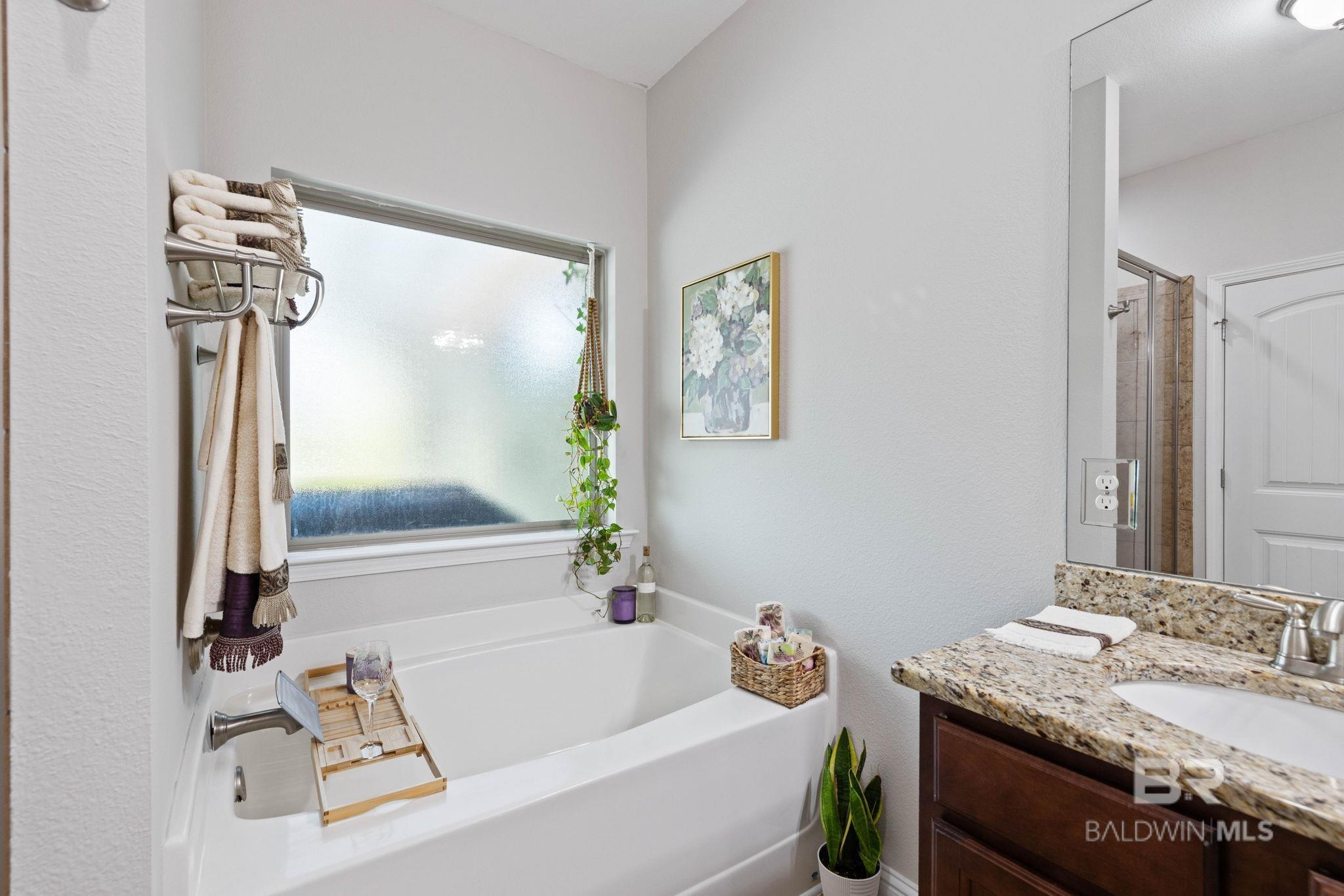 https://zimg.paragon.ice.com/ParagonImages/Property/PG/BCAR/395841/34/0/0/a28d09c9b8a793d70145ee1d55555b5c/7/2d88ae481ffa1b5a189841df476af1a9/395841-c579708f-54cf-44d7-b002-7788ad27fad5.JPG