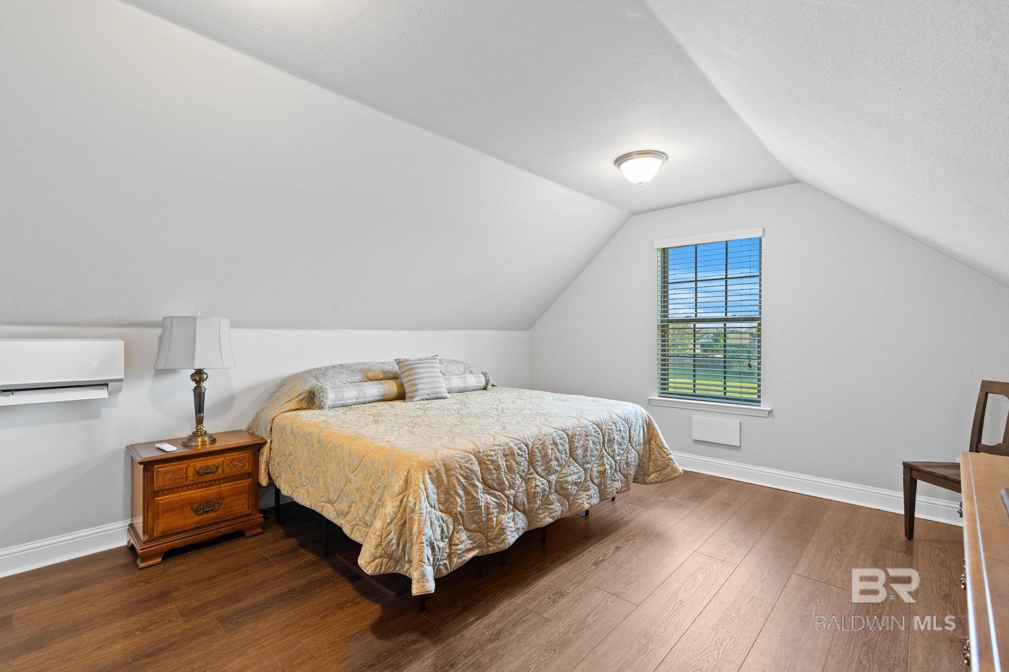https://zimg.paragon.ice.com/ParagonImages/Property/PG/BCAR/395841/47/0/0/314ad1599b3579a7cefc9a066fc06fcd/7/2d88ae481ffa1b5a189841df476af1a9/395841-1bf223da-55b9-40bb-b72a-bc871fec3071.JPG