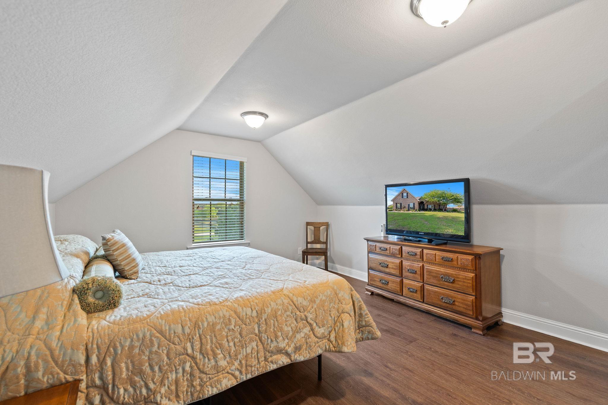 https://zimg.paragon.ice.com/ParagonImages/Property/PG/BCAR/395841/49/0/0/d1c19c19593891871b8cae7c532a0559/7/2d88ae481ffa1b5a189841df476af1a9/395841-2135f2b2-92fe-44cc-b6d4-f6065bbbe23b.JPG