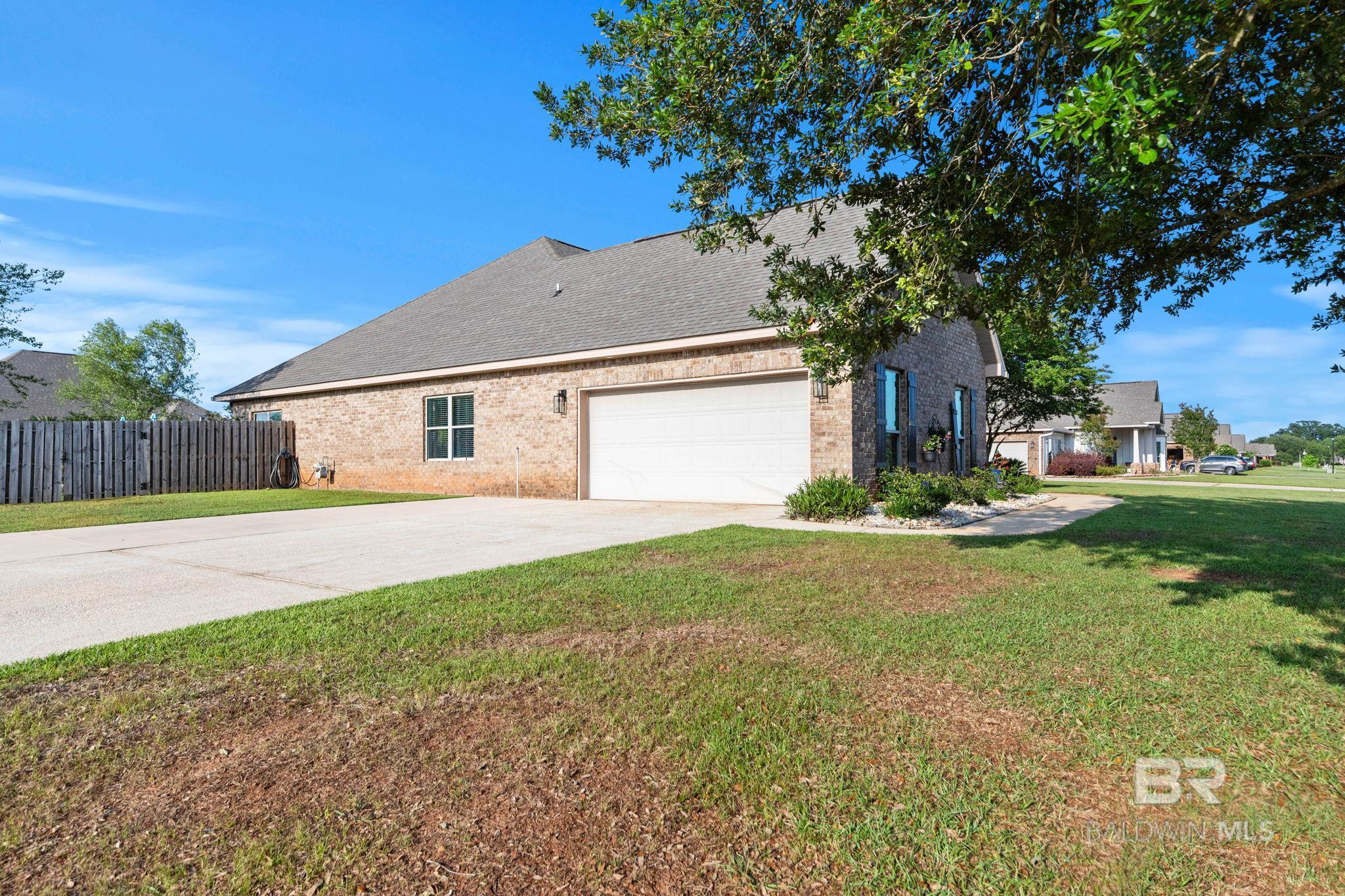 https://zimg.paragon.ice.com/ParagonImages/Property/PG/BCAR/395841/57/0/0/4ef0794303c57f605fd9a5749a5a5b98/7/2d88ae481ffa1b5a189841df476af1a9/395841-2feb729a-ccb4-4588-9d32-4bb52687899b.JPG