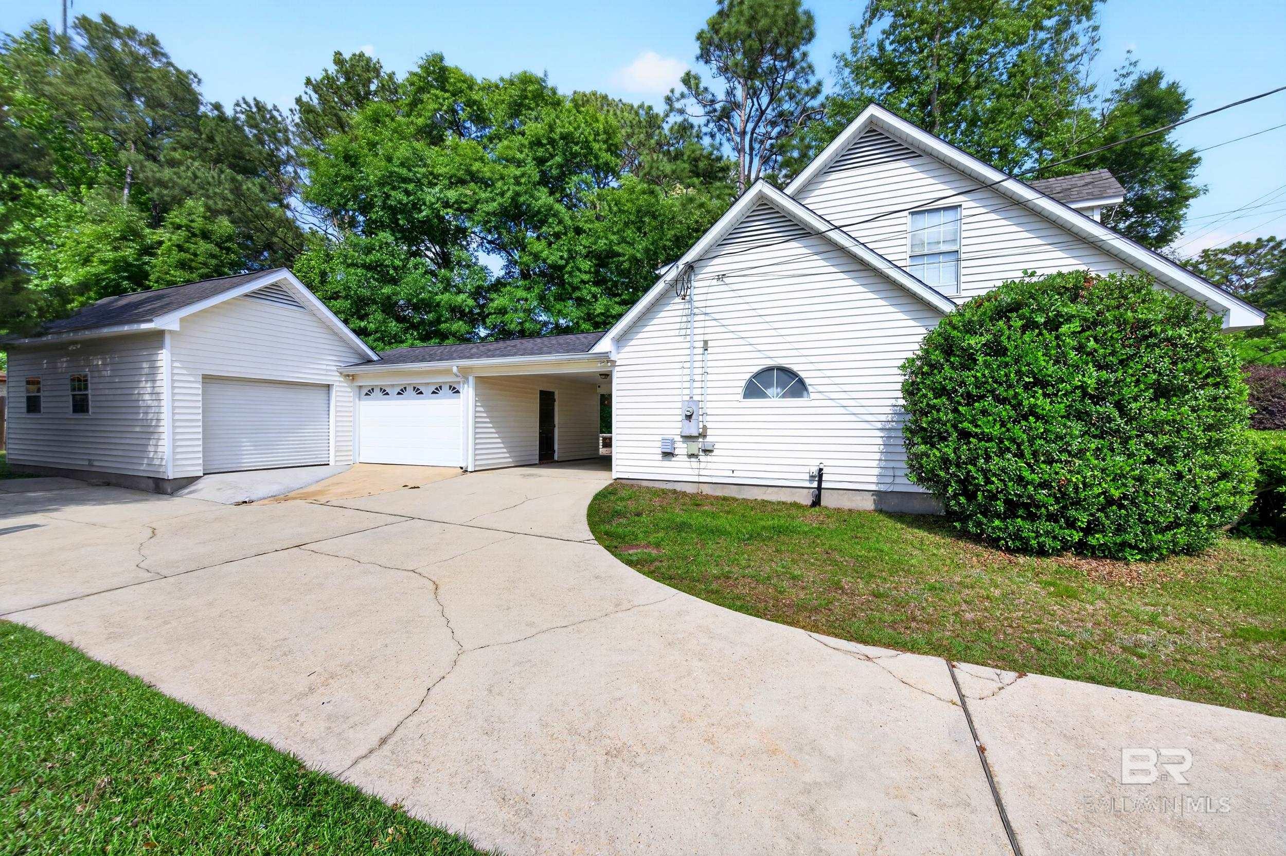 145 Country Club Drive, Daphne, AL, 36526