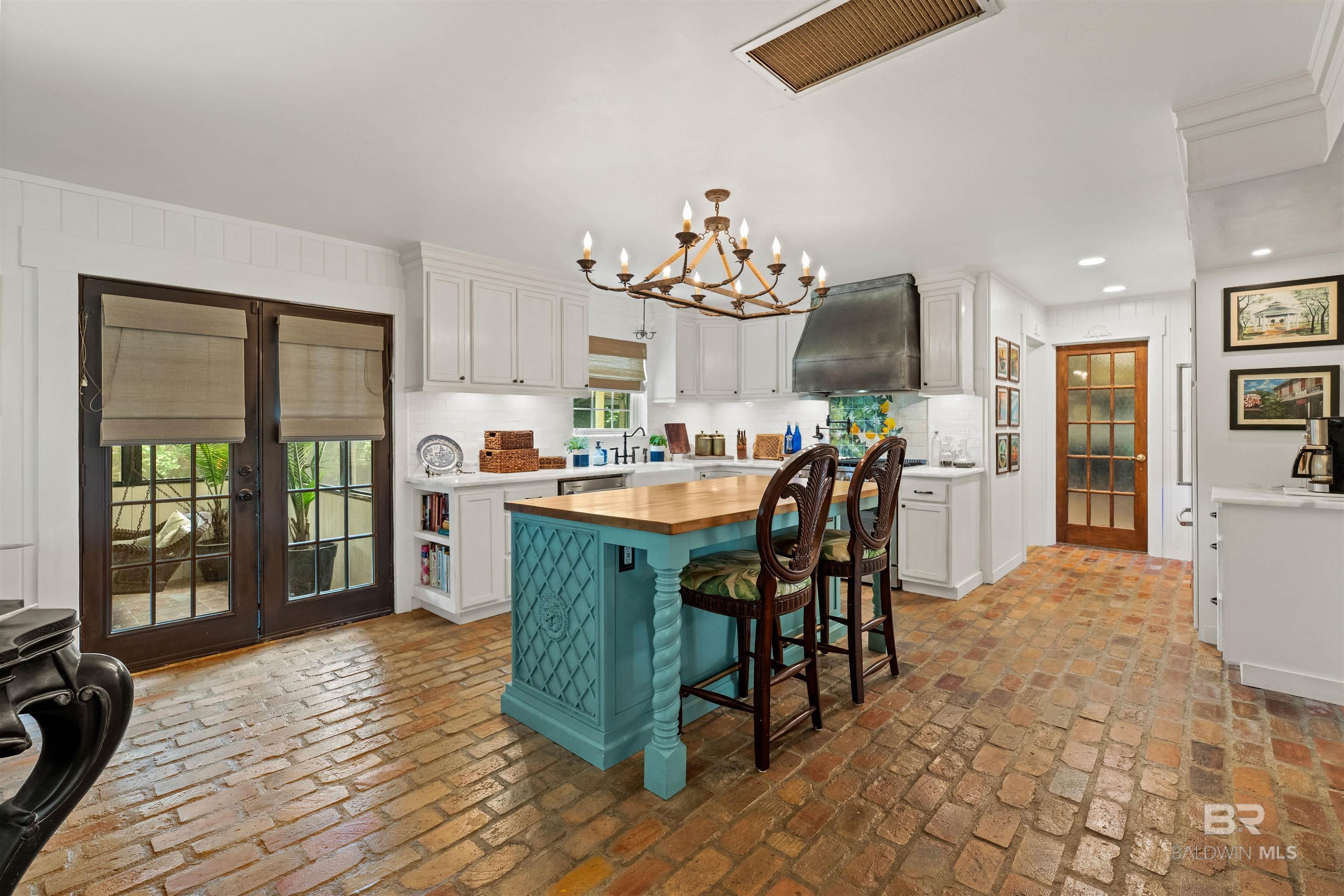 https://zimg.paragon.ice.com/ParagonImages/Property/PG/BCAR/395916/11/0/0/0d4a3abbbba5796cd443be18e878193c/7/a576d5616b07b635731320b027e0b171/395916-972f99b1-1cea-41fd-884b-4c80956937ad.JPG