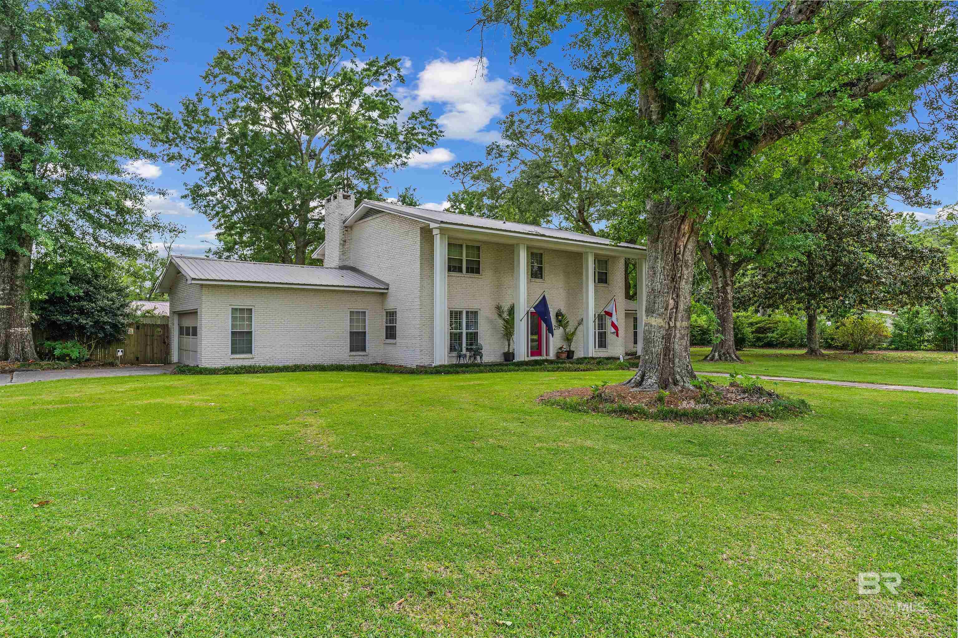https://zimg.paragon.ice.com/ParagonImages/Property/PG/BCAR/395916/3/0/0/248cffb1e316bd1f08126546854e7bed/7/a576d5616b07b635731320b027e0b171/395916-6d395f26-7d39-429a-8a00-c62f14083feb.JPG