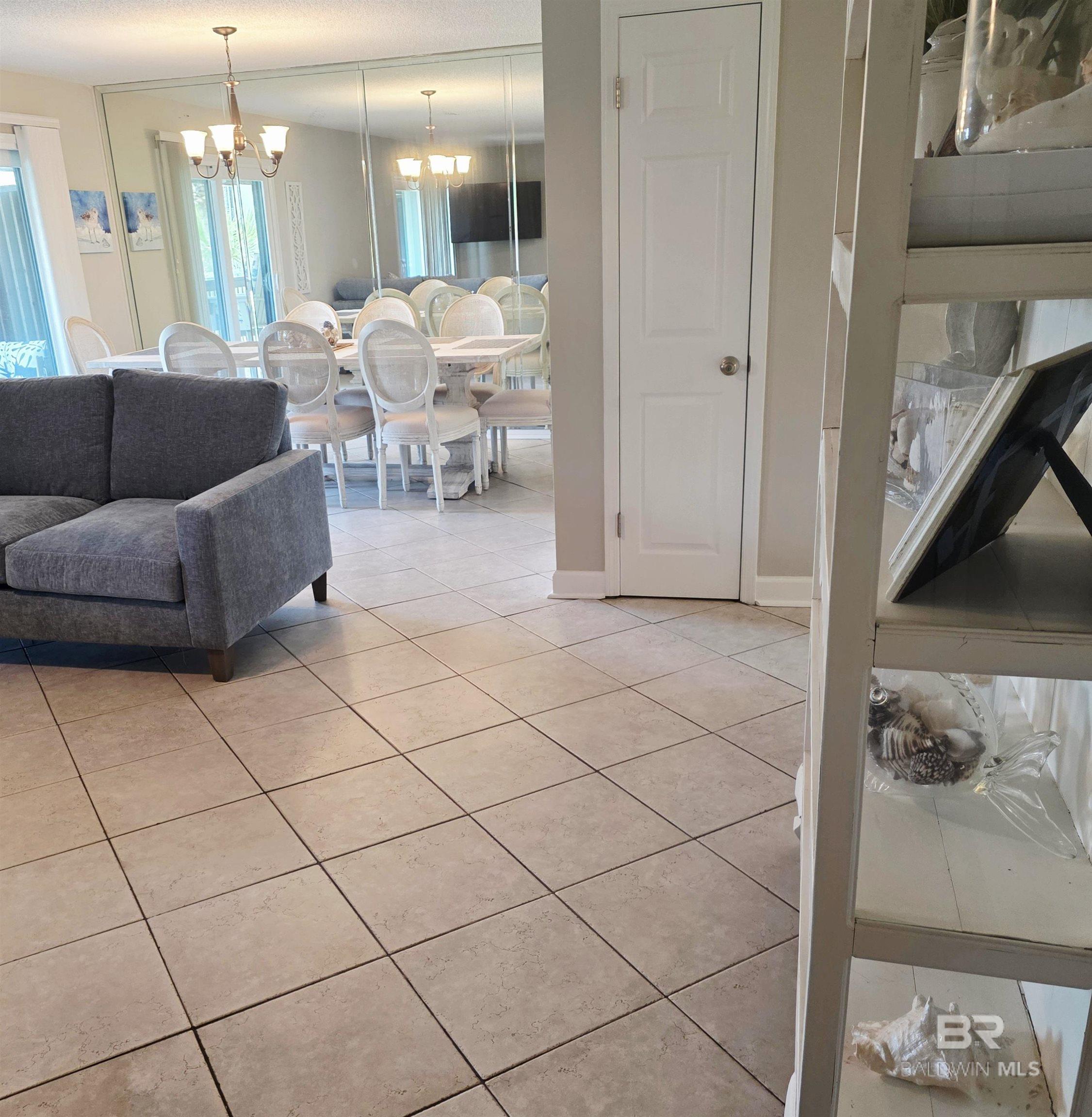 https://zimg.paragon.ice.com/ParagonImages/Property/PG/BCAR/395920/23/0/0/fc552f0dbf3db5191a587212efe8c407/7/45b920d2222073ad994af9a1a29ee96a/395920-da09ce3d-c79f-4400-989f-dad04d836b1e.JPG