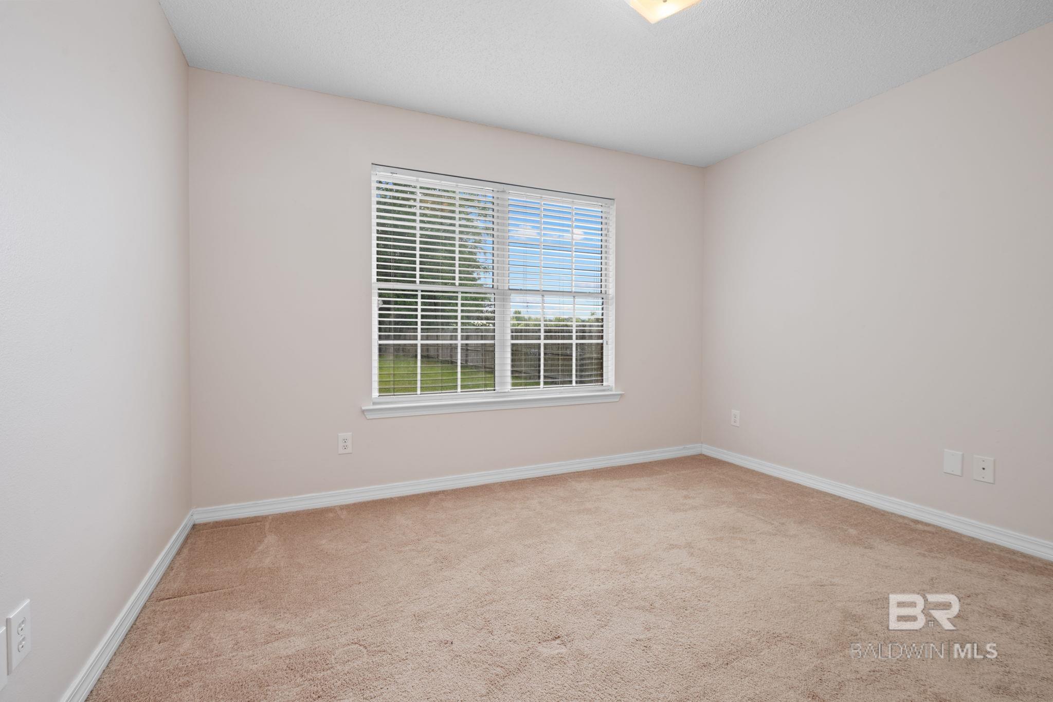https://zimg.paragon.ice.com/ParagonImages/Property/PG/BCAR/395921/11/0/0/bb9c64df58f7f87d6b114441b71be323/7/56e820d1ba1a738dee010292f3145e9f/395921-5d3c3597-d930-4023-9064-7d1019d3c2b1.JPG