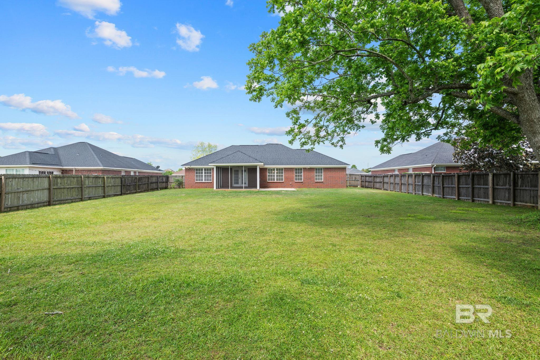 https://zimg.paragon.ice.com/ParagonImages/Property/PG/BCAR/395921/26/0/0/5992668d6c94d1b7263e0562d1077ea9/7/56e820d1ba1a738dee010292f3145e9f/395921-db32af48-ad50-4a38-8950-a7a84c1c5559.JPG