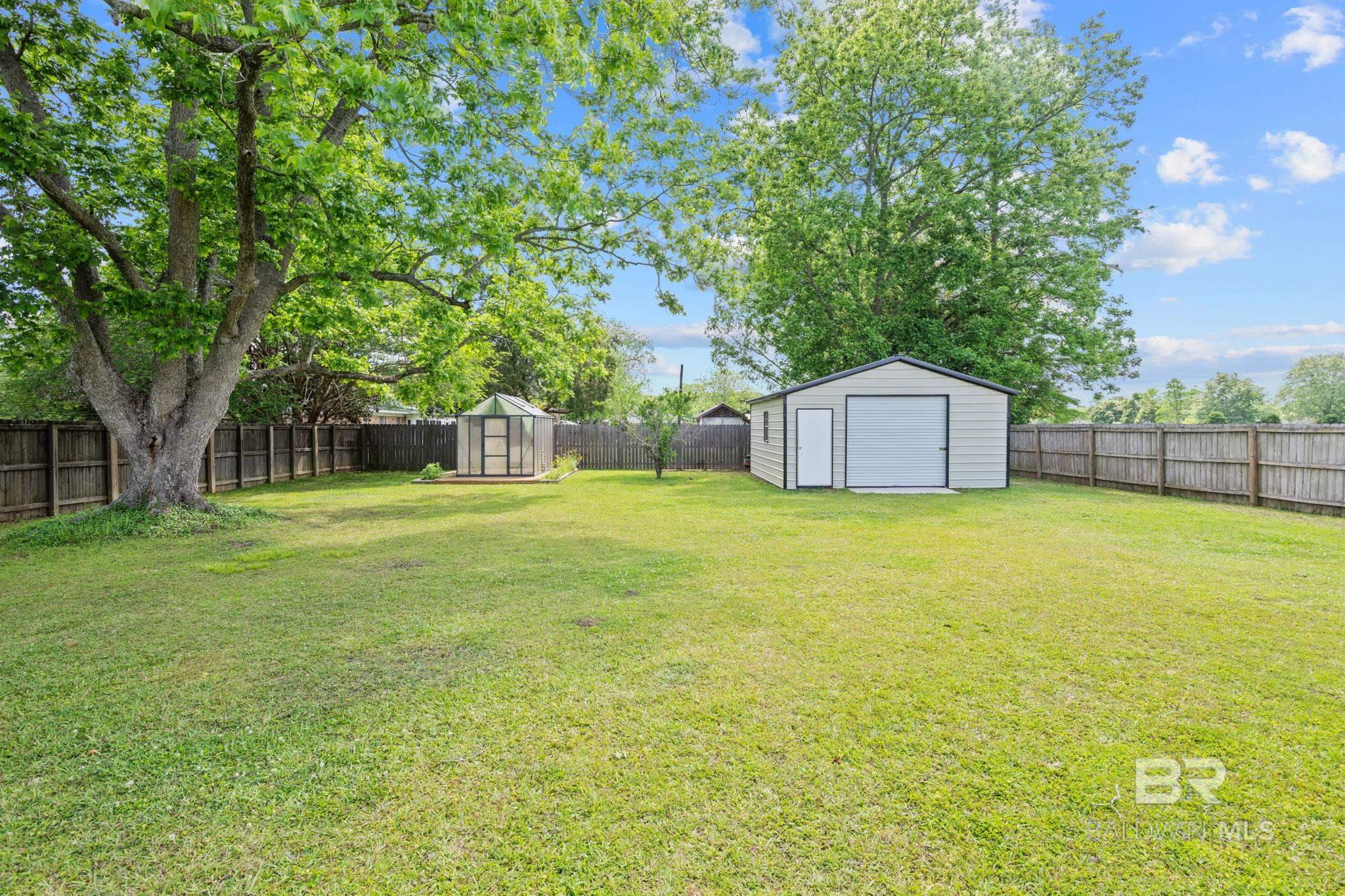 https://zimg.paragon.ice.com/ParagonImages/Property/PG/BCAR/395921/27/0/0/51bd823bc298ea93234e1269d01ac5fb/7/56e820d1ba1a738dee010292f3145e9f/395921-a6983ff9-fc7f-45c4-b1b8-c62e969faf9e.JPG