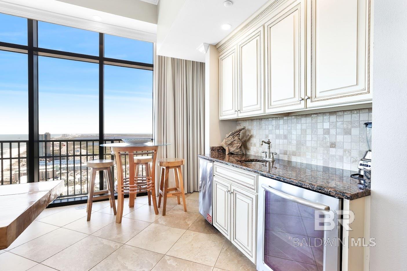 https://zimg.paragon.ice.com/ParagonImages/Property/PG/BCAR/395922/8/0/0/4c02e8064d69d0e9246b829dc6199867/7/741ca3a00c9c15de8d2b6f31d563503d/395922-C8404AD8-AD32-4EA7-B092-E85C2B30160F.JPG