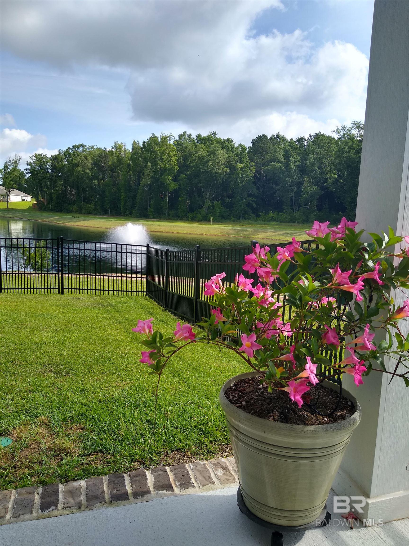 https://zimg.paragon.ice.com/ParagonImages/Property/PG/BCAR/395940/4/0/0/9bcbada639302bf4e08ebb96e6476180/7/ee9d28ffb41bb56ca2c96f30cfa7769f/395940-ffa8e863-1271-429b-905e-dbef3c276320.JPG