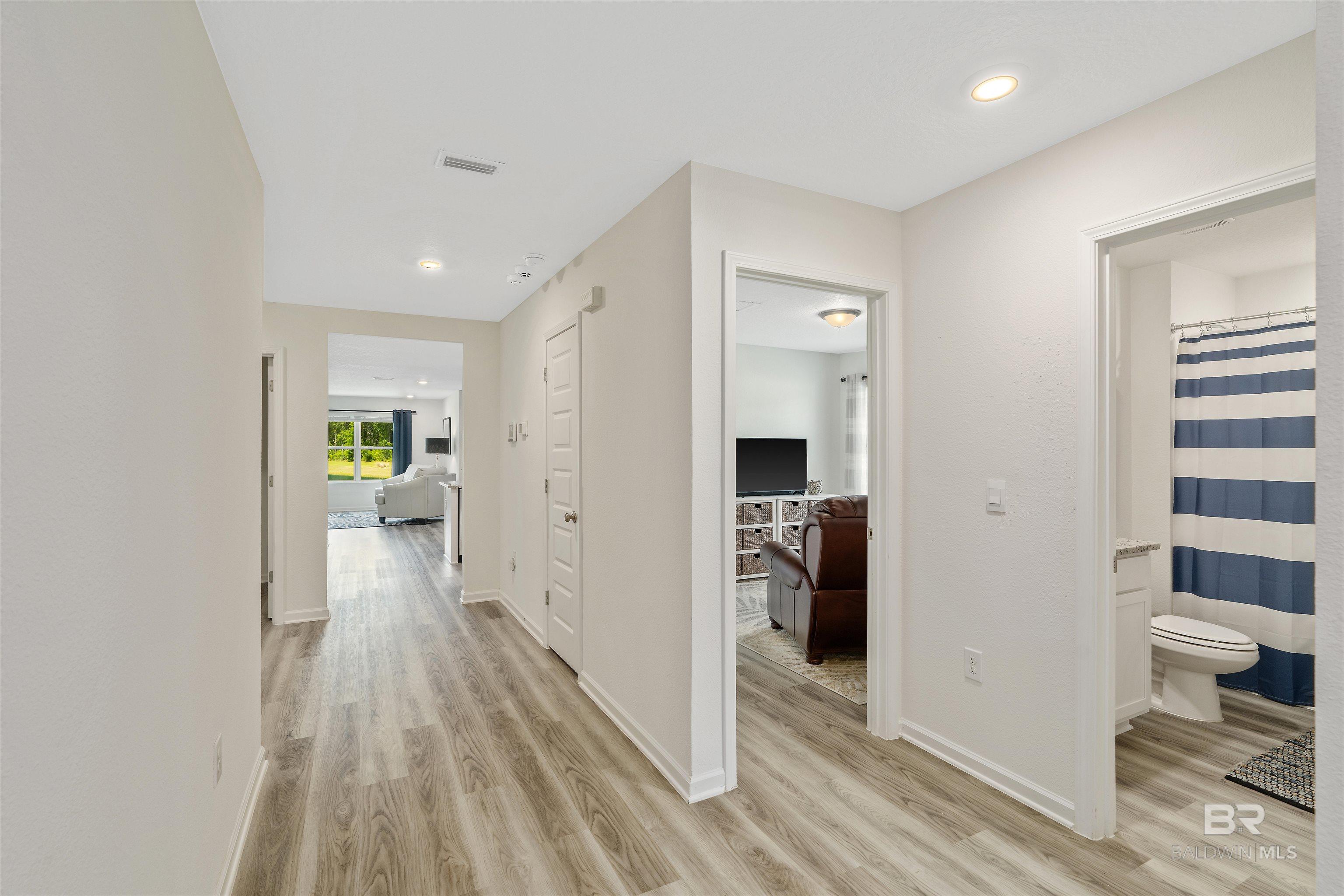 https://zimg.paragon.ice.com/ParagonImages/Property/PG/BCAR/395940/41/0/0/b149f55f3bf5b3ff2e9ef7cf0a316c75/7/ee9d28ffb41bb56ca2c96f30cfa7769f/395940-b4da32cd-0554-4b69-865c-d4501ee7c2e3.JPG