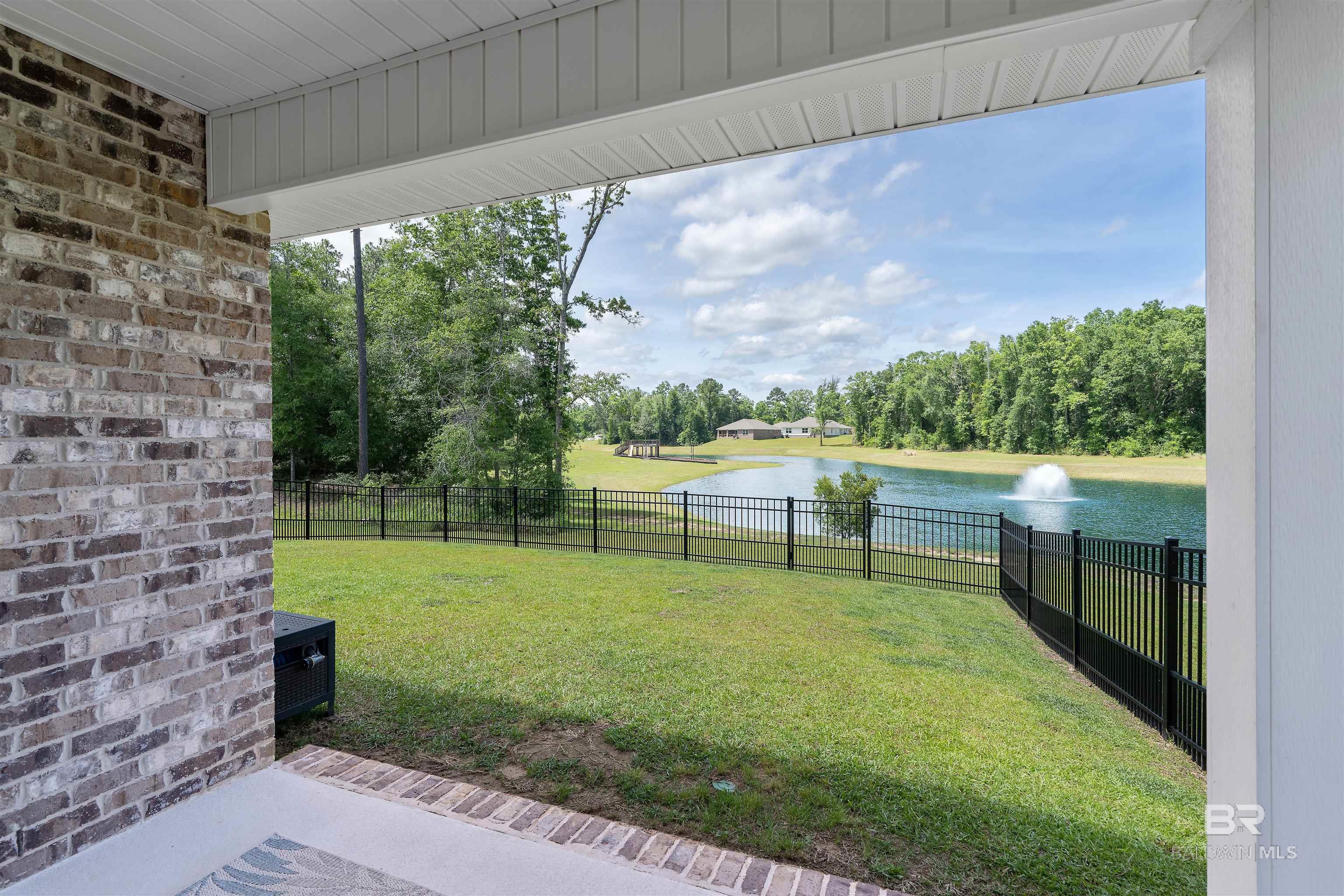 https://zimg.paragon.ice.com/ParagonImages/Property/PG/BCAR/395940/44/0/0/e64db7510d7b6a68909fc129300d605b/7/ee9d28ffb41bb56ca2c96f30cfa7769f/395940-a062527e-527f-41fb-825d-e3cf20a3a7a6.JPG