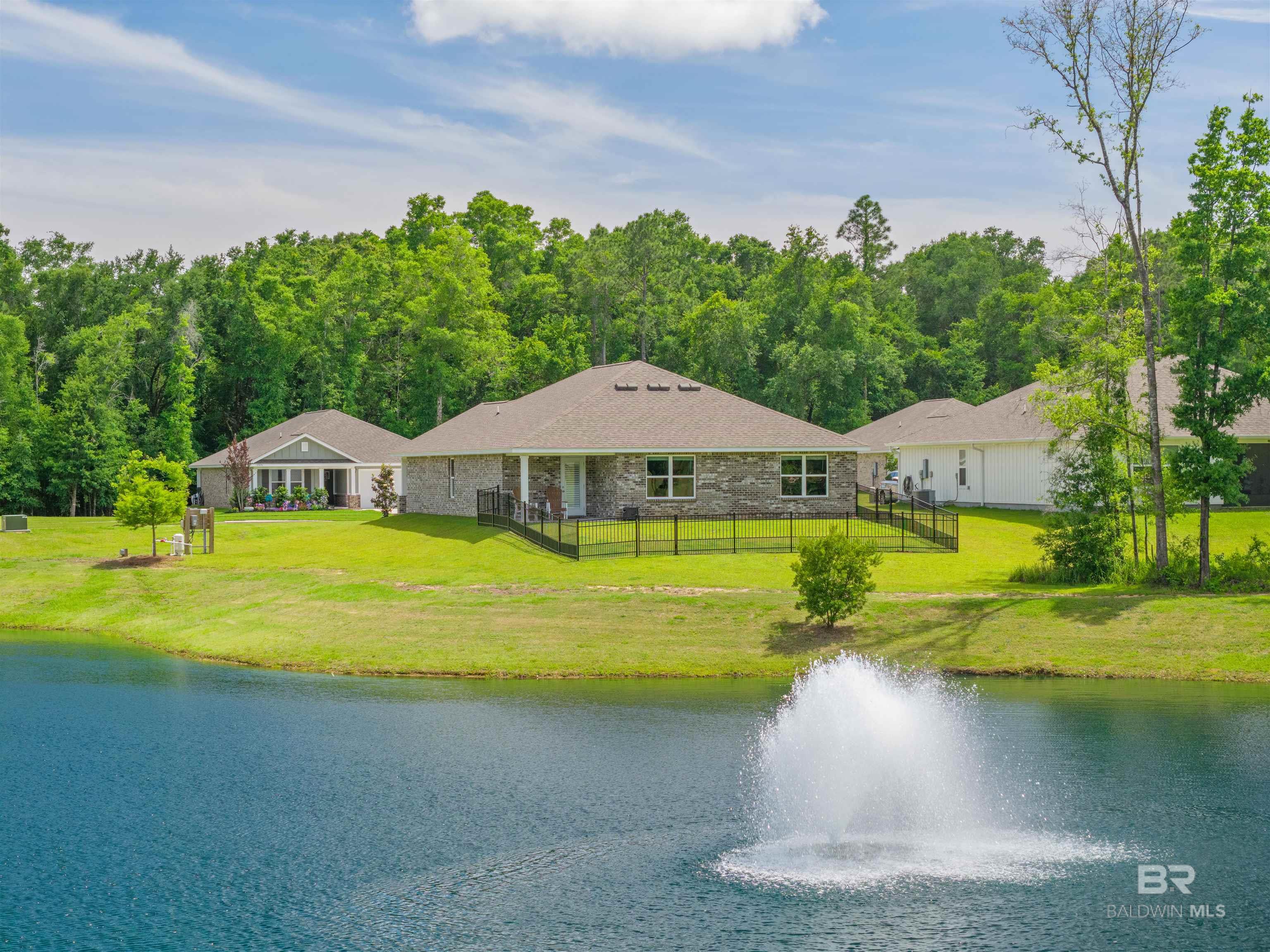 https://zimg.paragon.ice.com/ParagonImages/Property/PG/BCAR/395940/63/0/0/523416fda15fdde909f980a60aa1fdf0/7/ee9d28ffb41bb56ca2c96f30cfa7769f/395940-ca17bbee-3b85-4387-ab48-c183861bd1cf.JPG